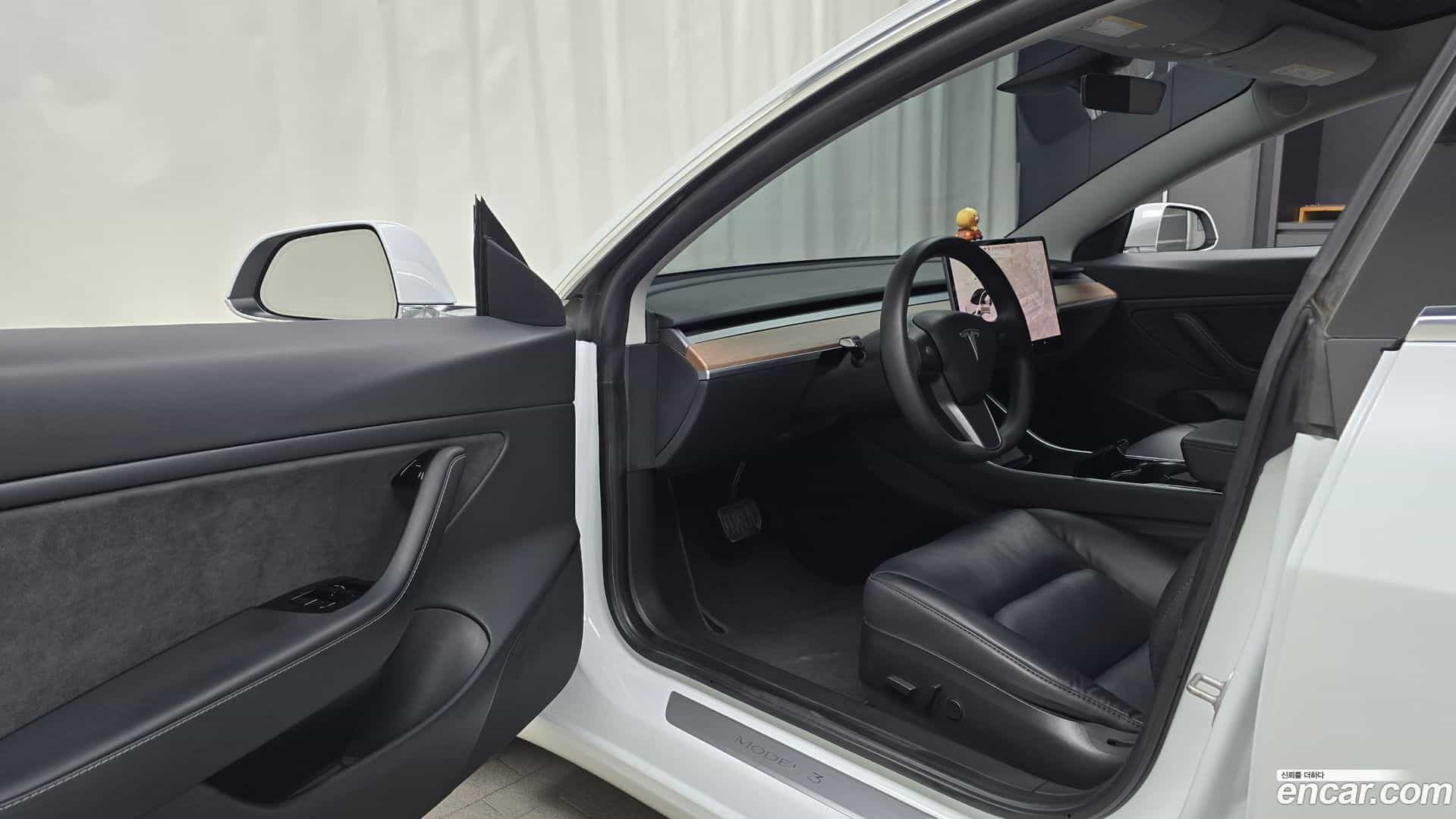 Model 3 Tesla 2020.10-INNER-010