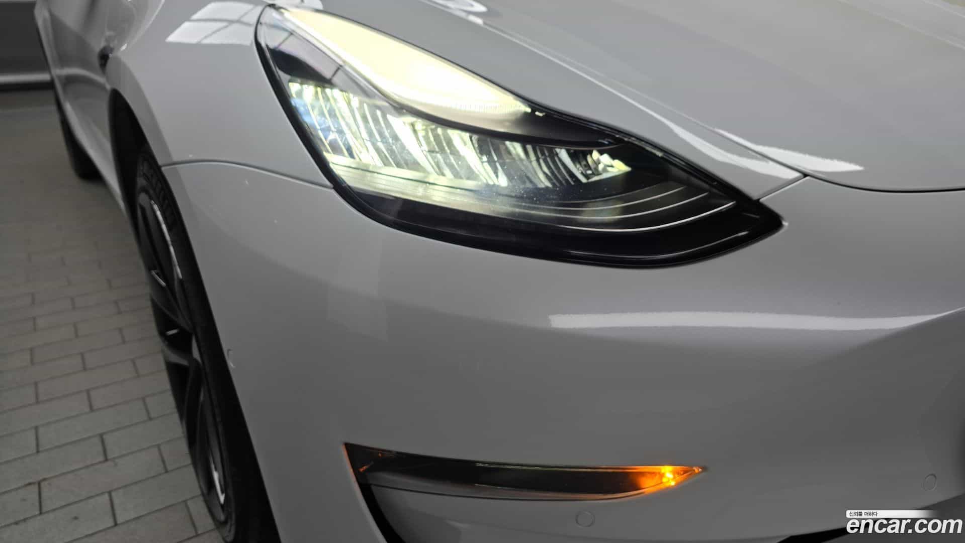 Model 3 Tesla 2020.10-OUTER-032