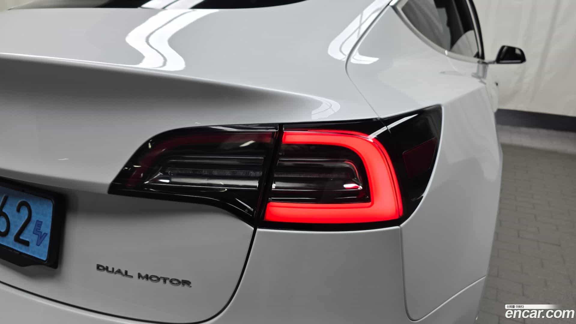 Model 3 Tesla 2020.10-OUTER-033
