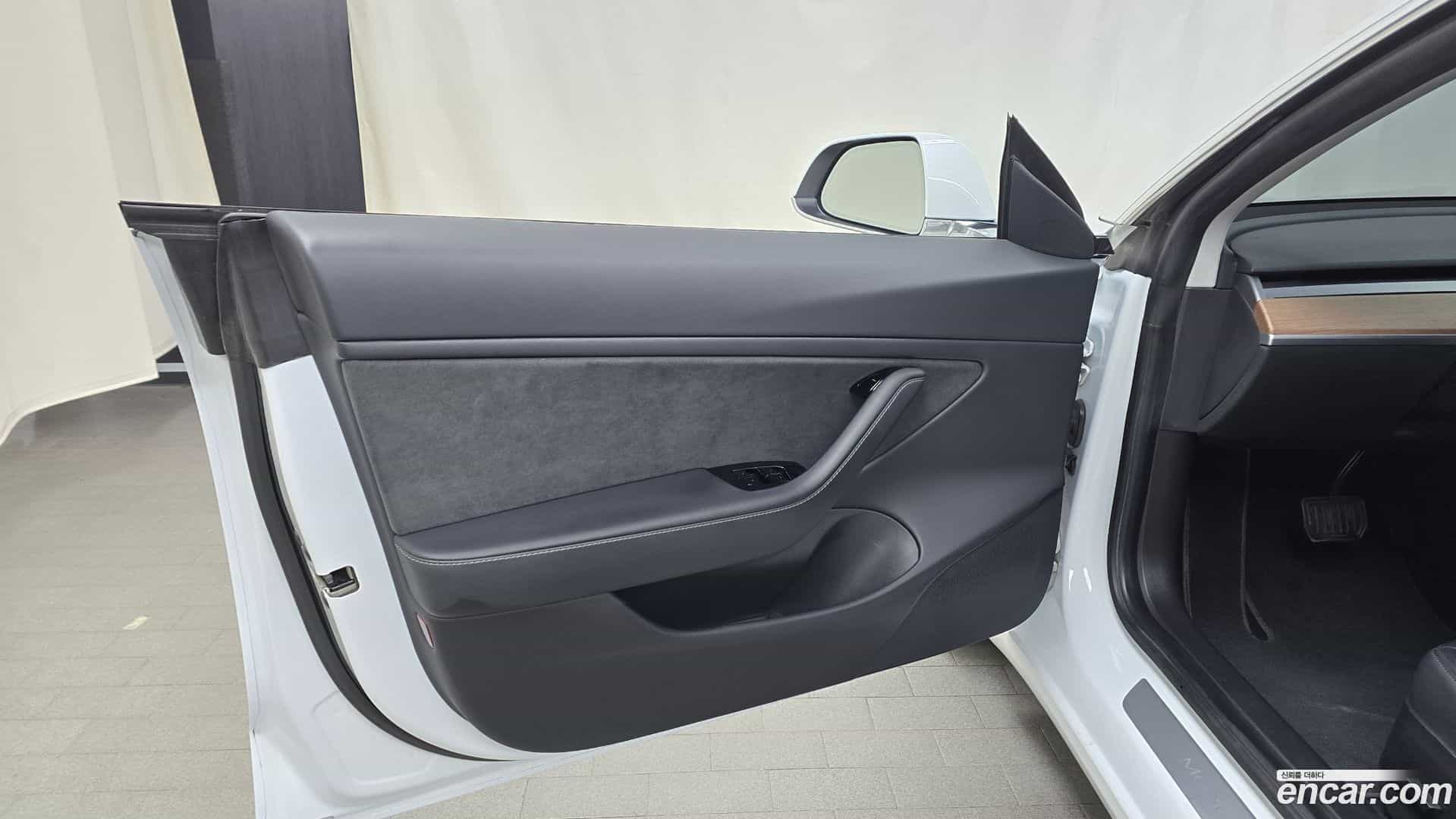 Model 3 Tesla 2020.10-INNER-034