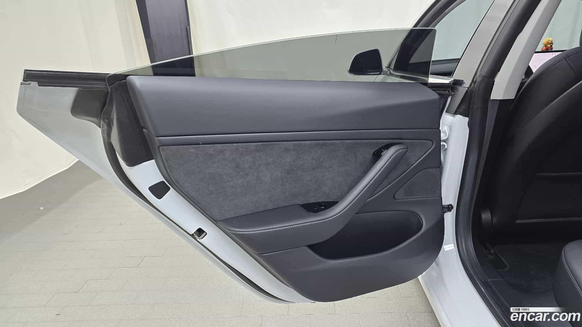 Model 3 Tesla 2020.10-INNER-035