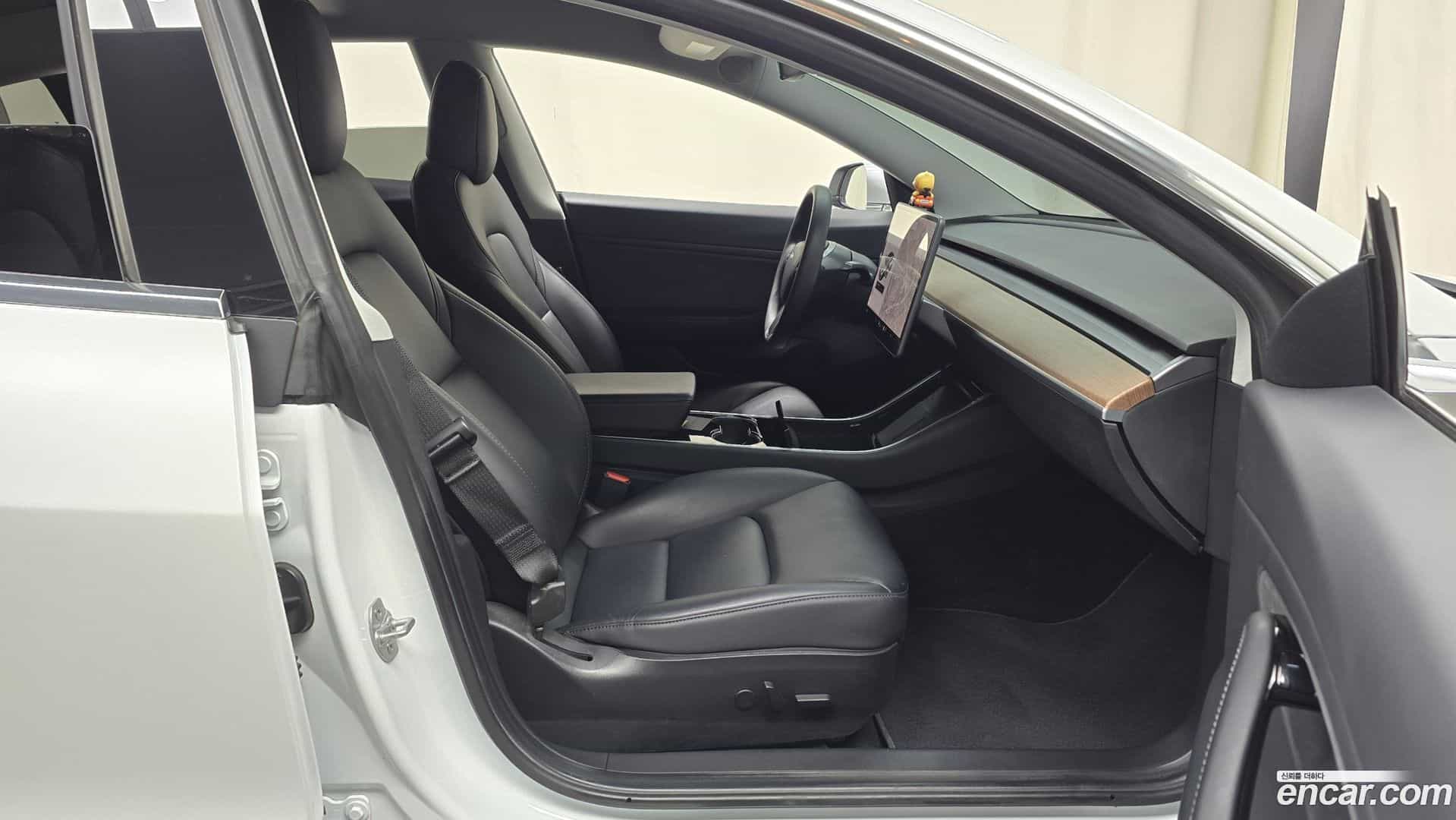 Model 3 Tesla 2020.10-INNER-036