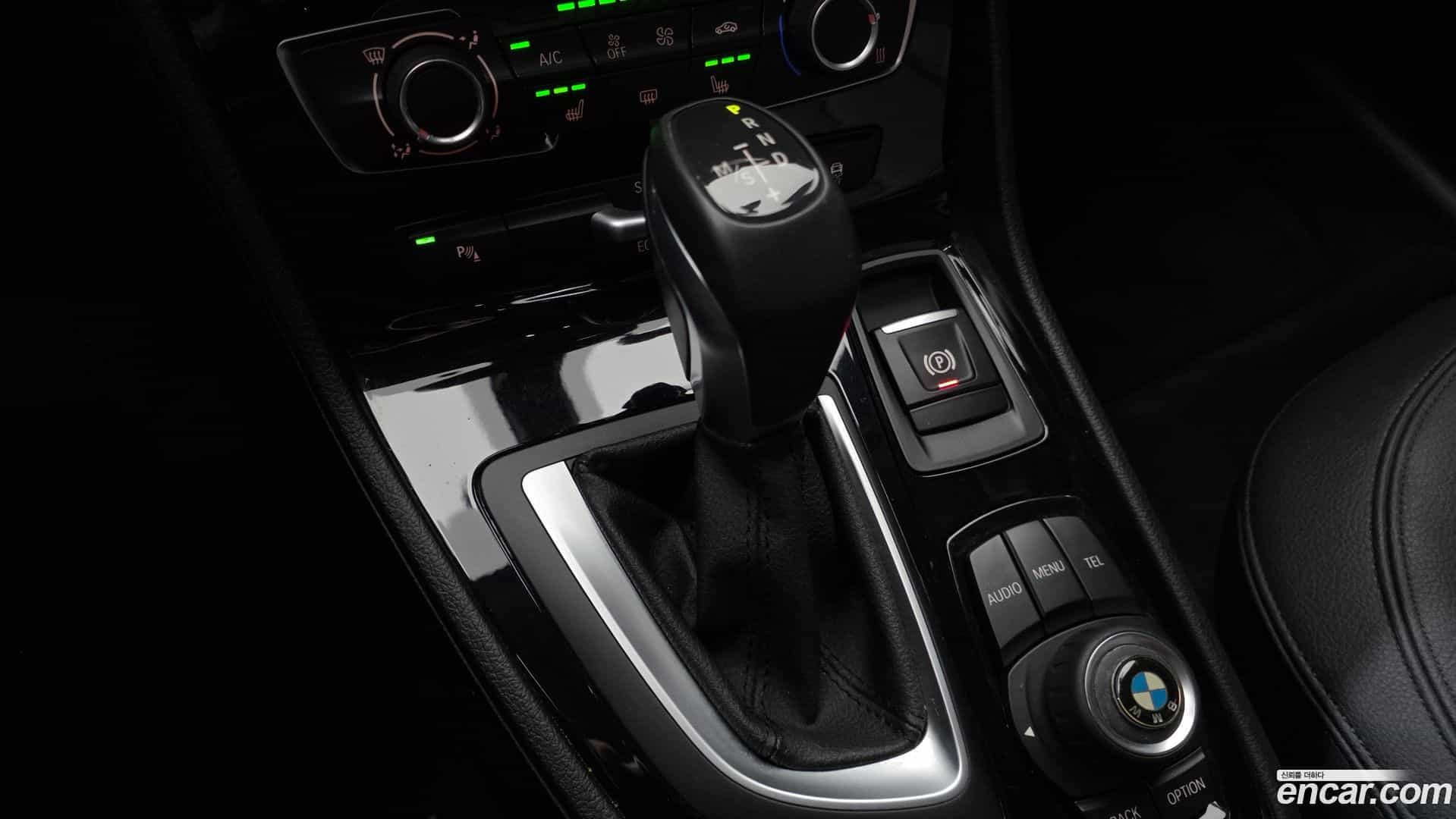 2-Series BMW 2017.6-INNER-009