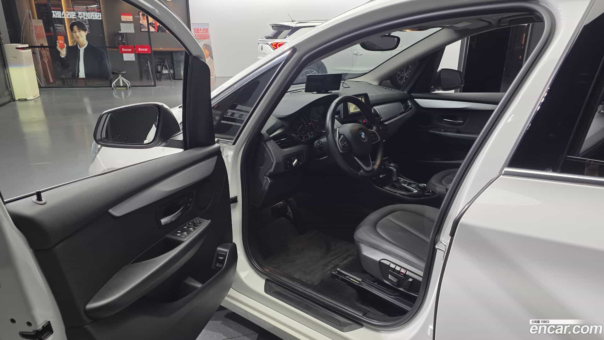 2-Series BMW 2017.6-INNER-010