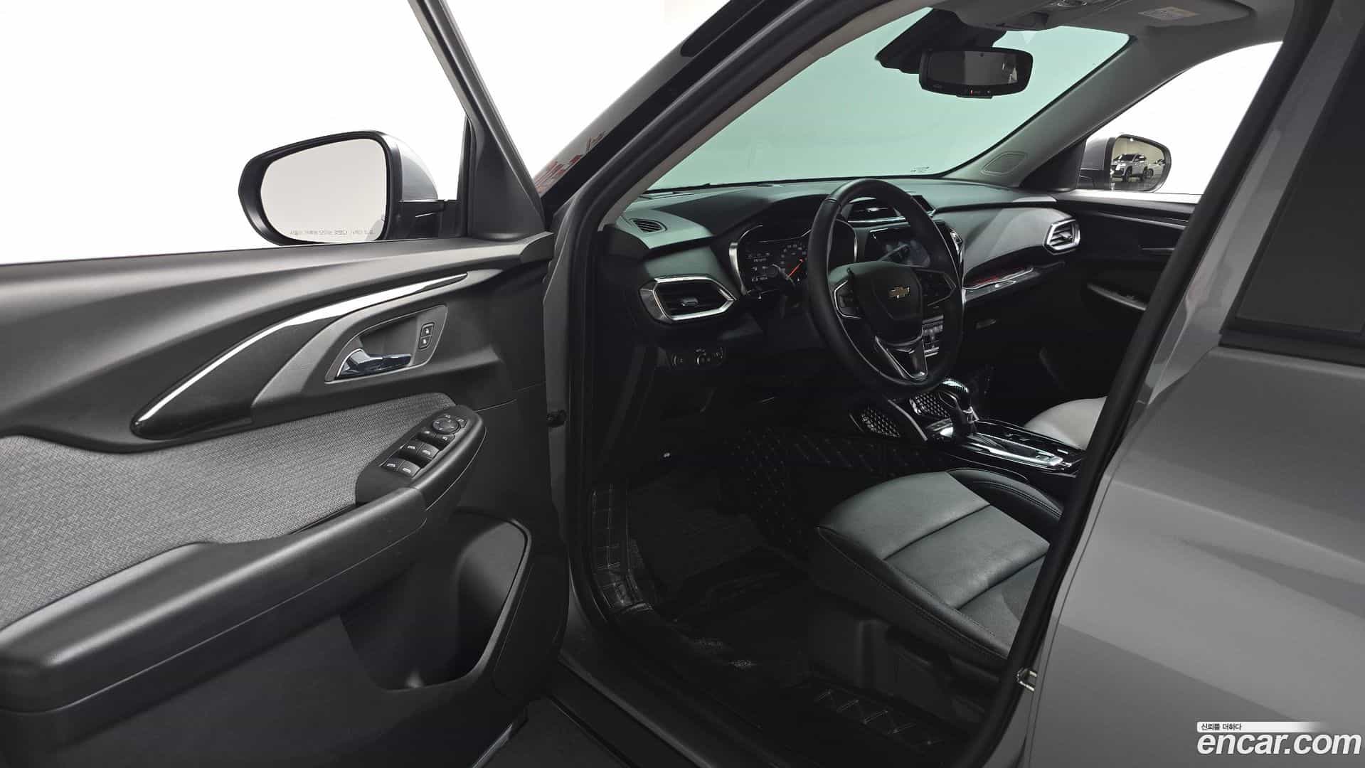 Trailblazer Chevrolet 2023.5-INNER-010