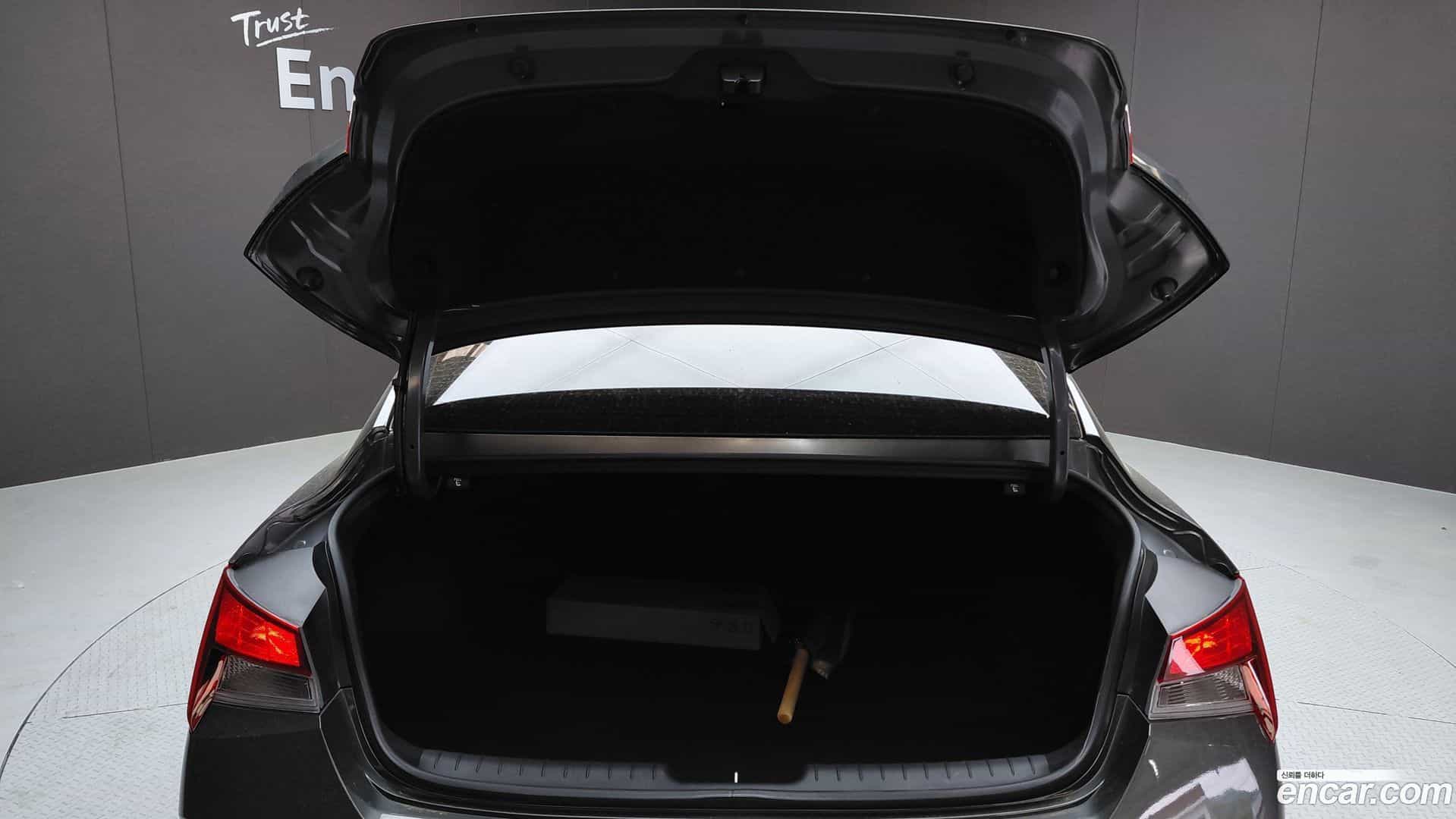 AVANTE Hyundai 2023.0-OPTION-019