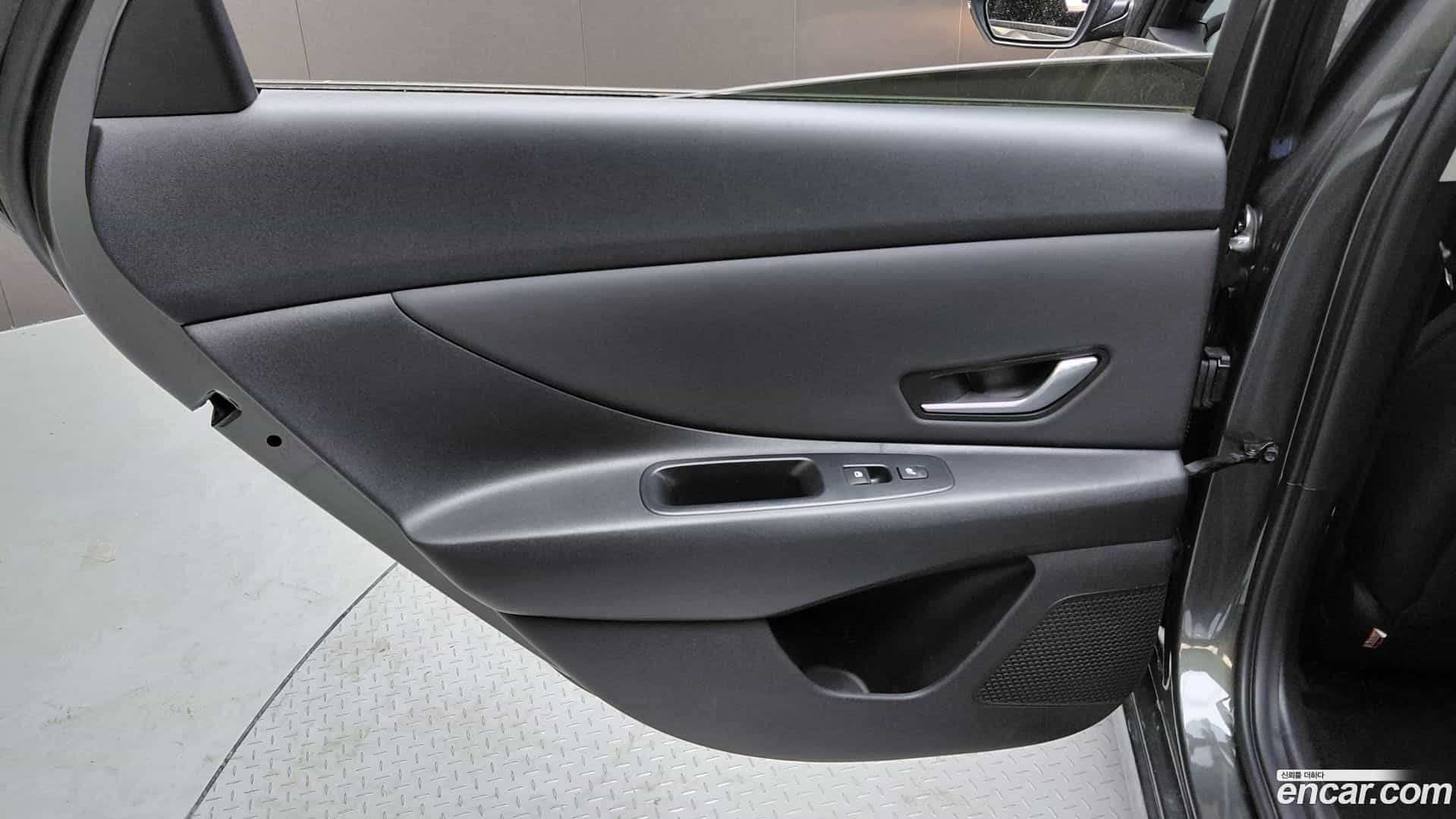 AVANTE Hyundai 2023.0-INNER-035