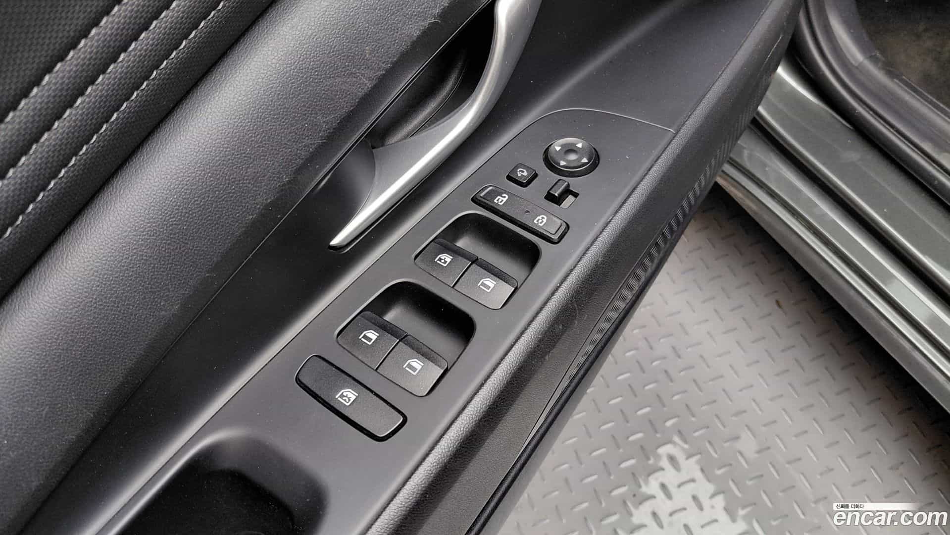 AVANTE Hyundai 2023.0-OPTION-040