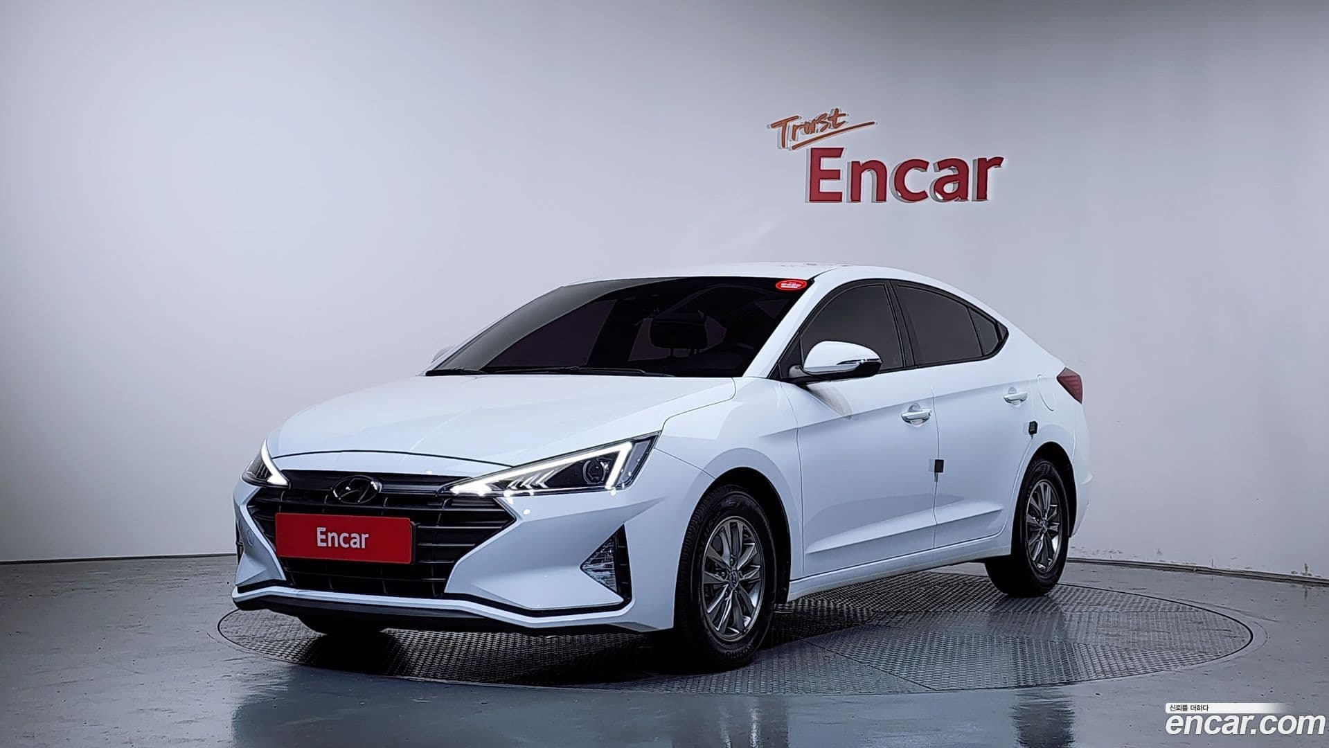 Main__Slider__Photo:AVANTE Hyundai 2019.3-0