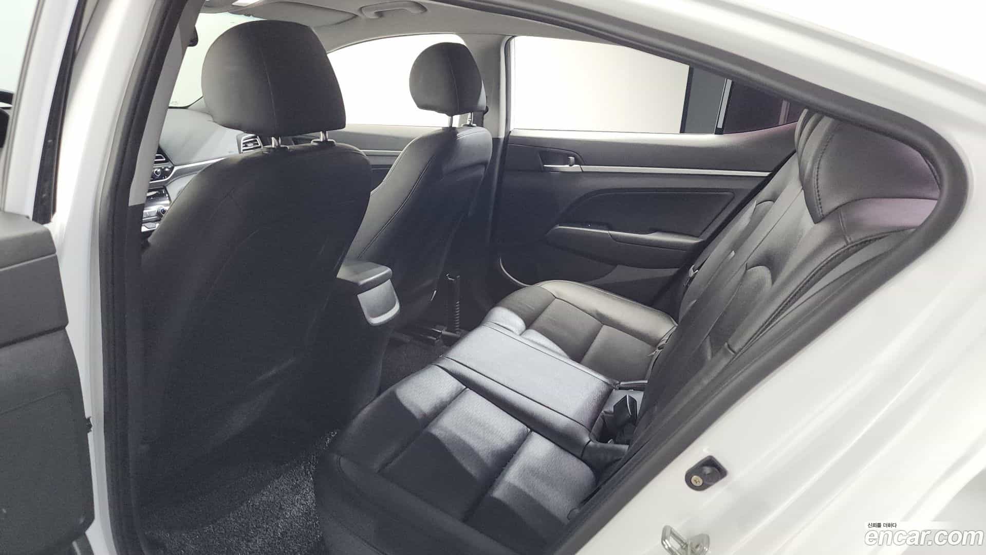 AVANTE Hyundai 2019.3-OPTION-015