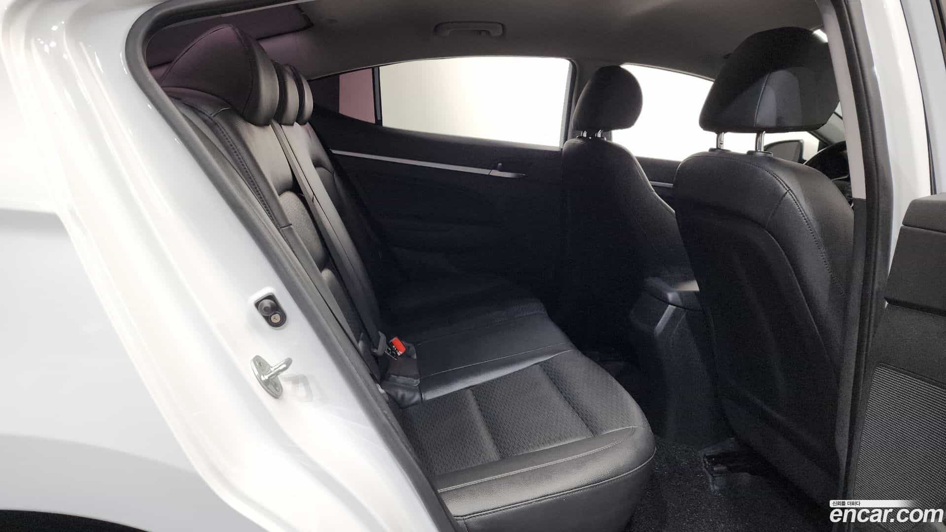 AVANTE Hyundai 2019.3-OPTION-016
