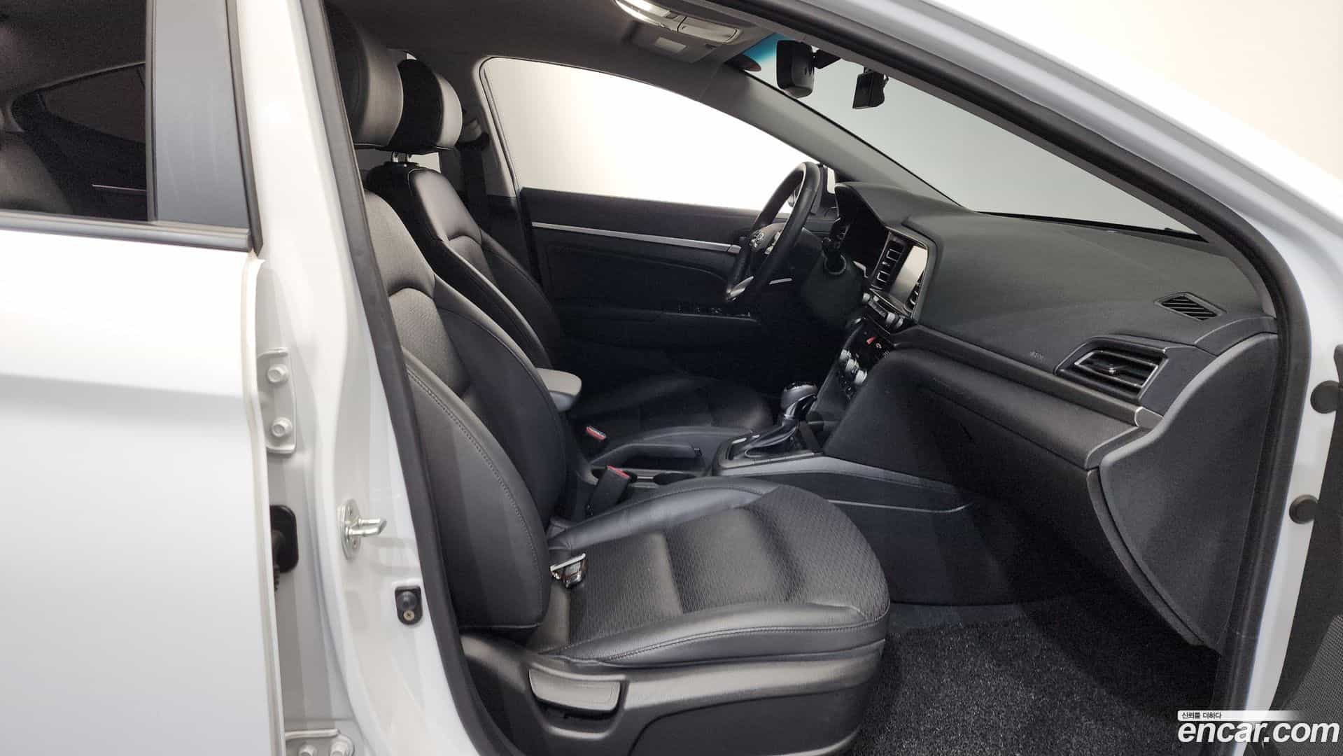 AVANTE Hyundai 2019.3-INNER-036