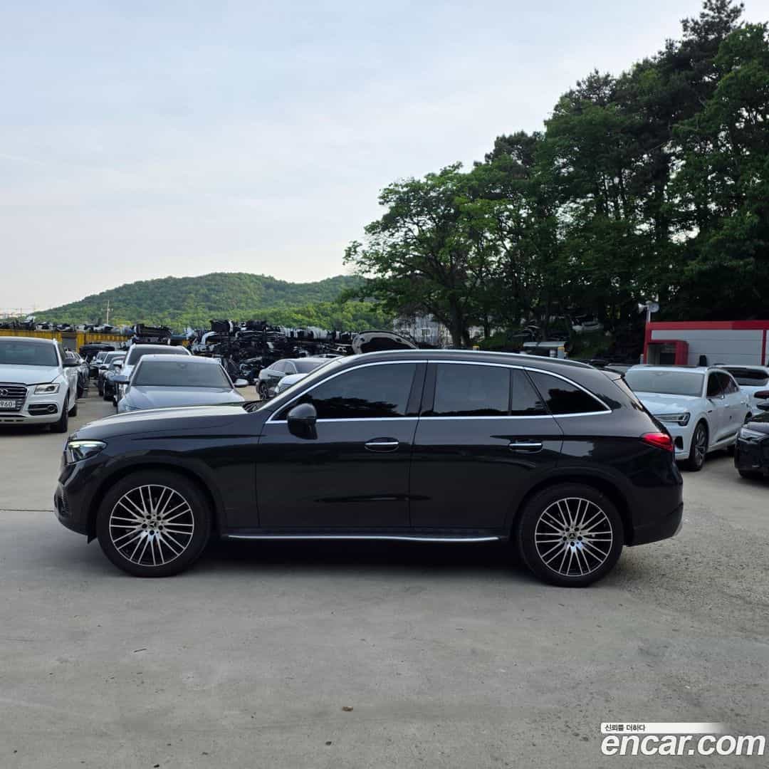 GLC-Class Mercedes-Benz 2023.6-OUTER-003