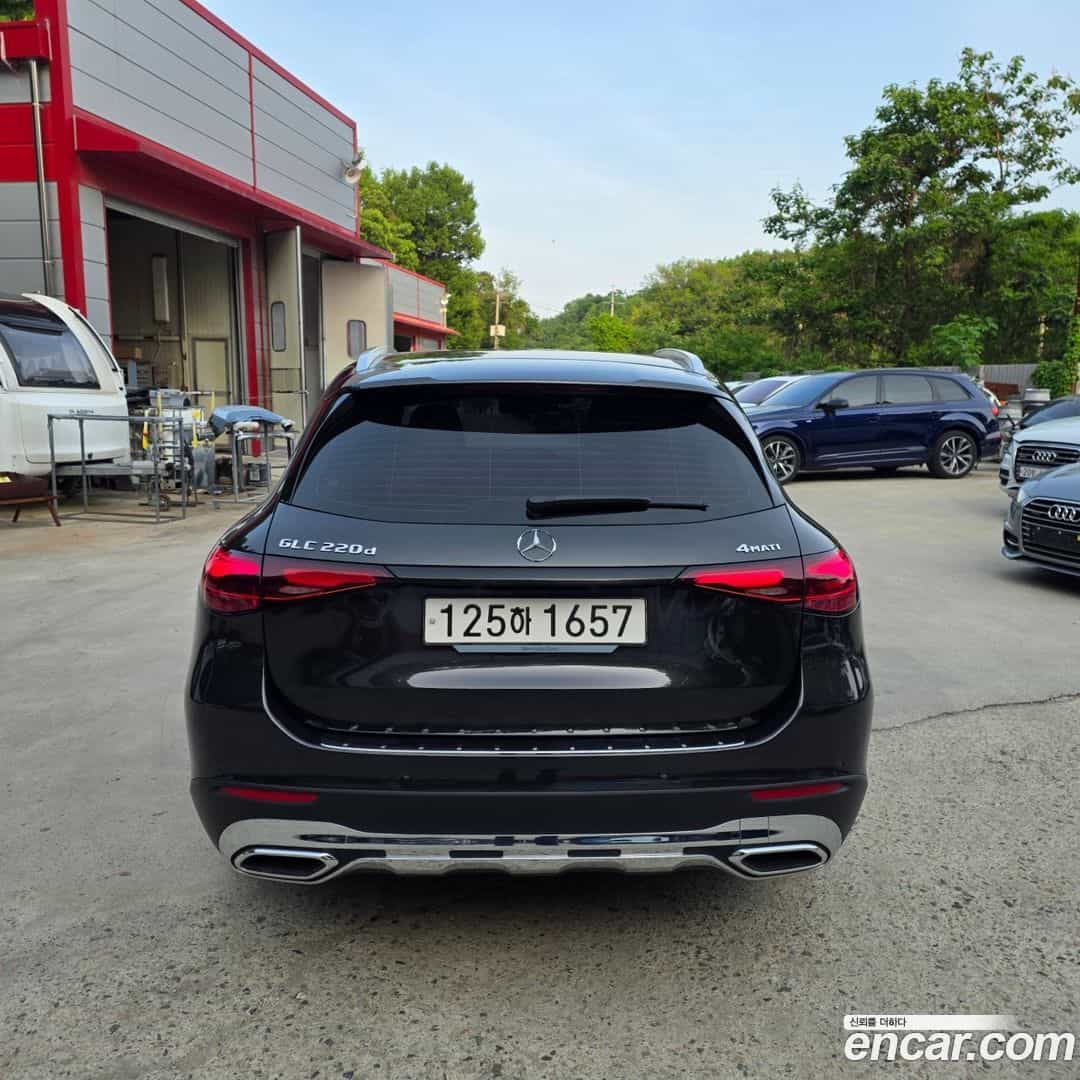 GLC-Class Mercedes-Benz 2023.6-OUTER-005