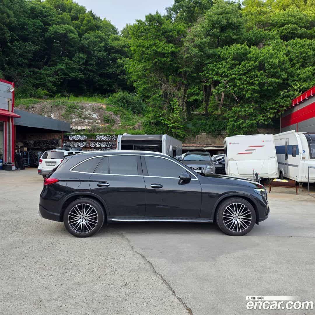 GLC-Class Mercedes-Benz 2023.6-INNER-007