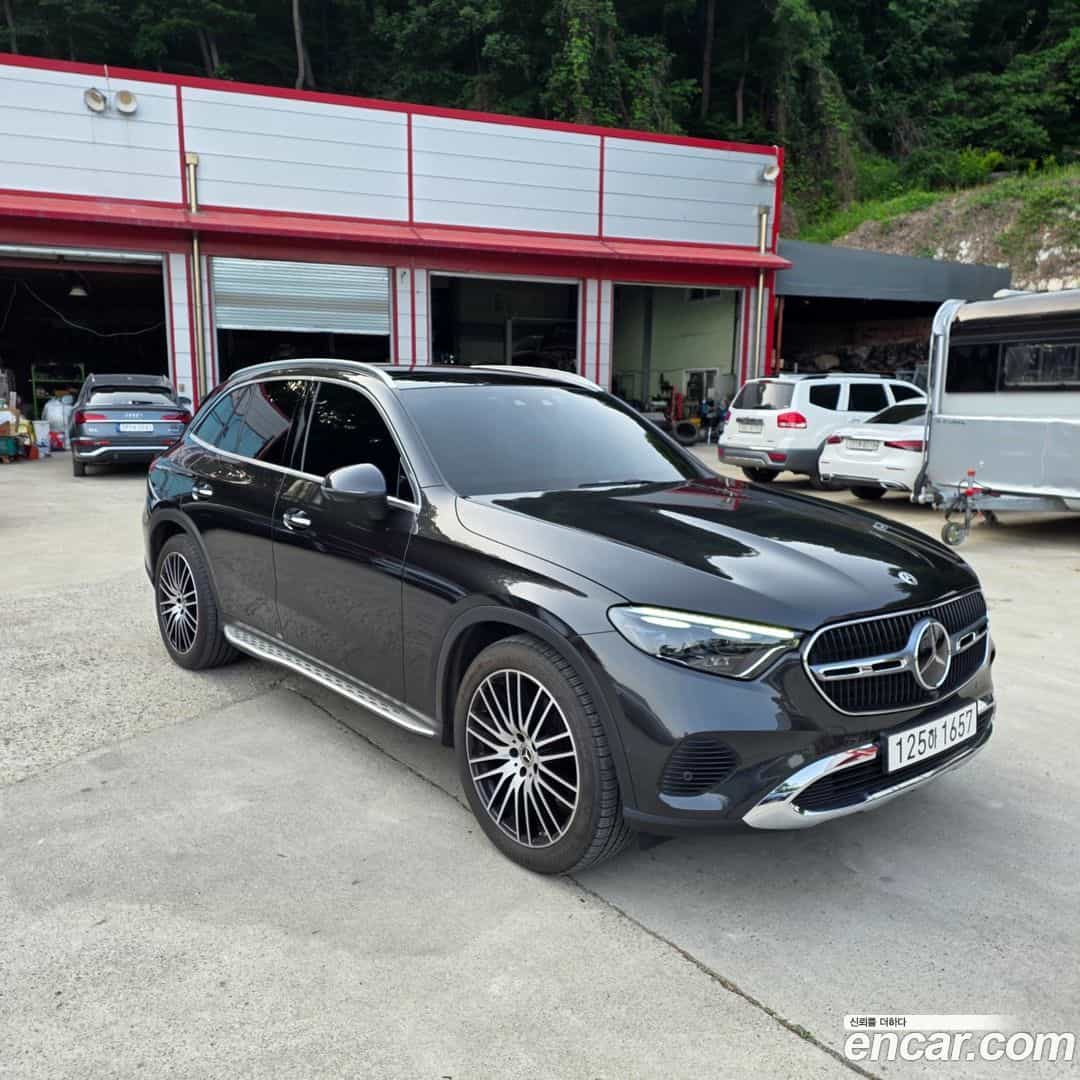 GLC-Class Mercedes-Benz 2023.6-INNER-008