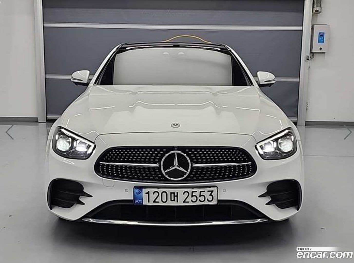 Main__Slider__Photo:E-Class Mercedes-Benz 2021.4-0