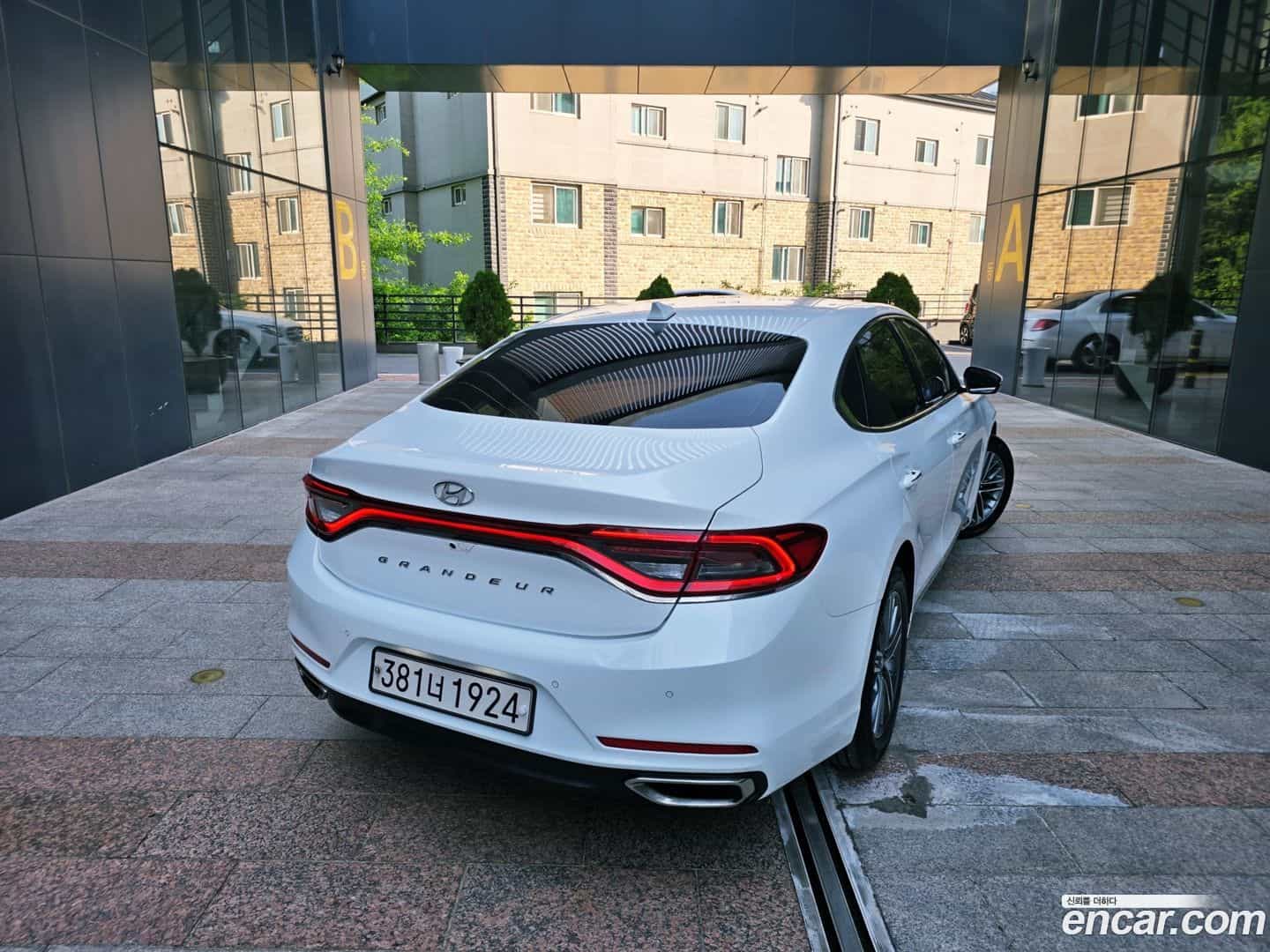 Grandeur Hyundai 2019.7-OUTER-003