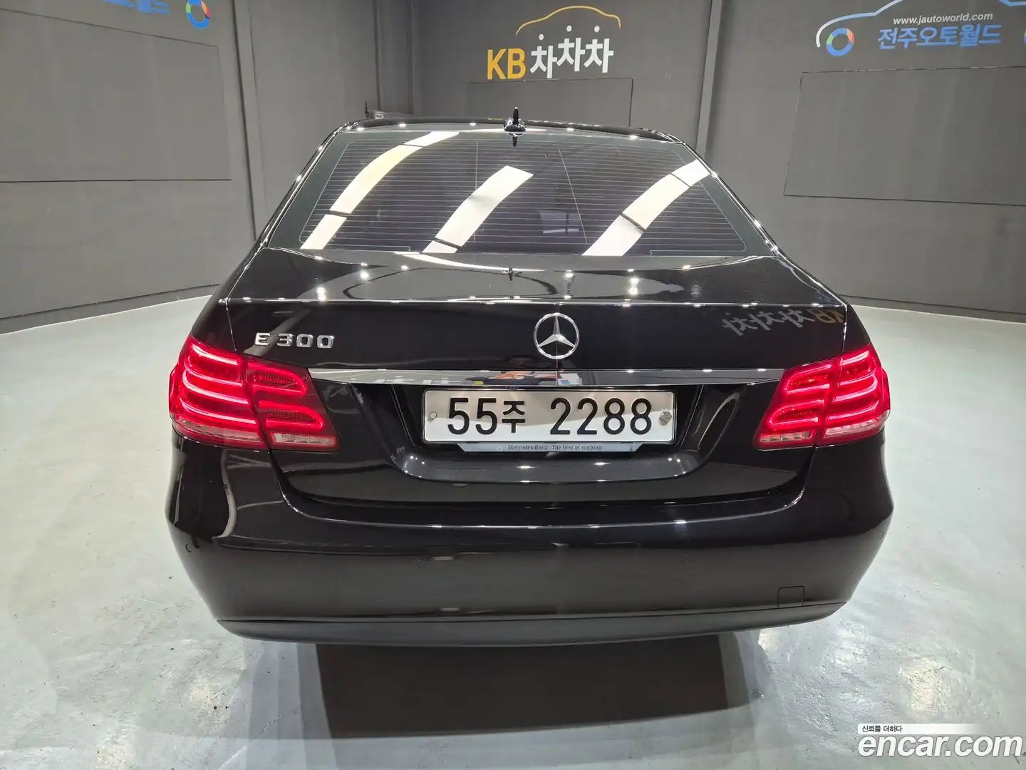 E-Class Mercedes-Benz 2013.7-OUTER-004