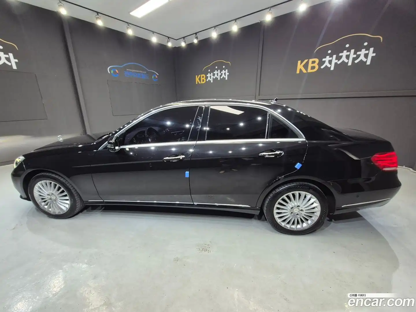 E-Class Mercedes-Benz 2013.7-OUTER-005