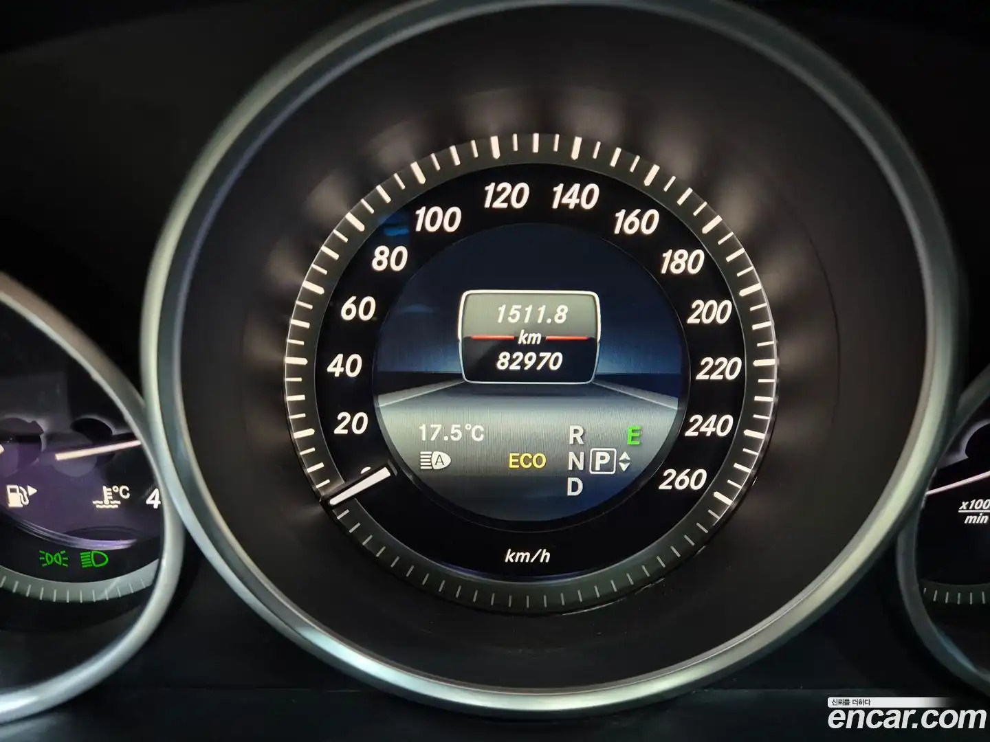 E-Class Mercedes-Benz 2013.7-INNER-009