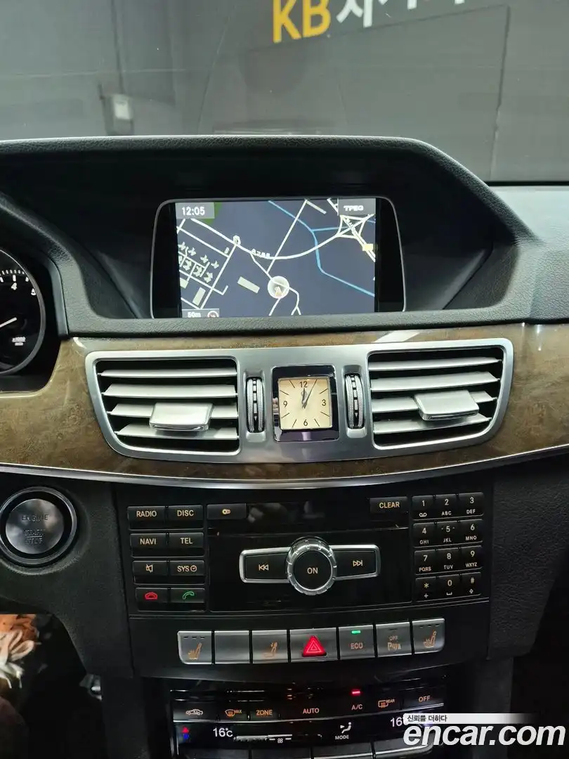 E-Class Mercedes-Benz 2013.7-INNER-010