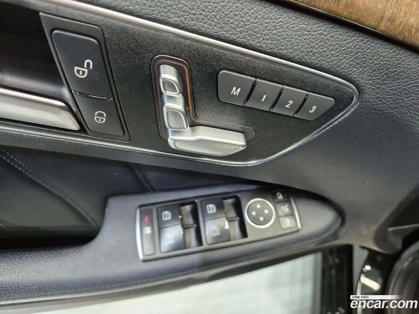 E-Class Mercedes-Benz 2013.7-OPTION-017