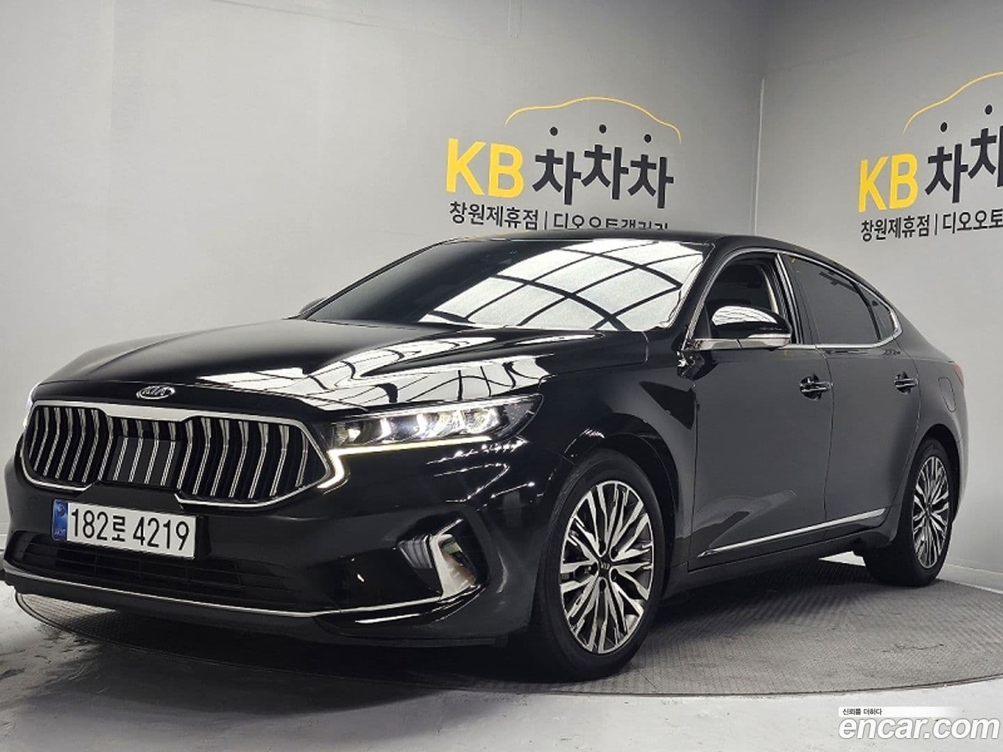 Main__Slider__Photo:K7 Kia 2021.2-0