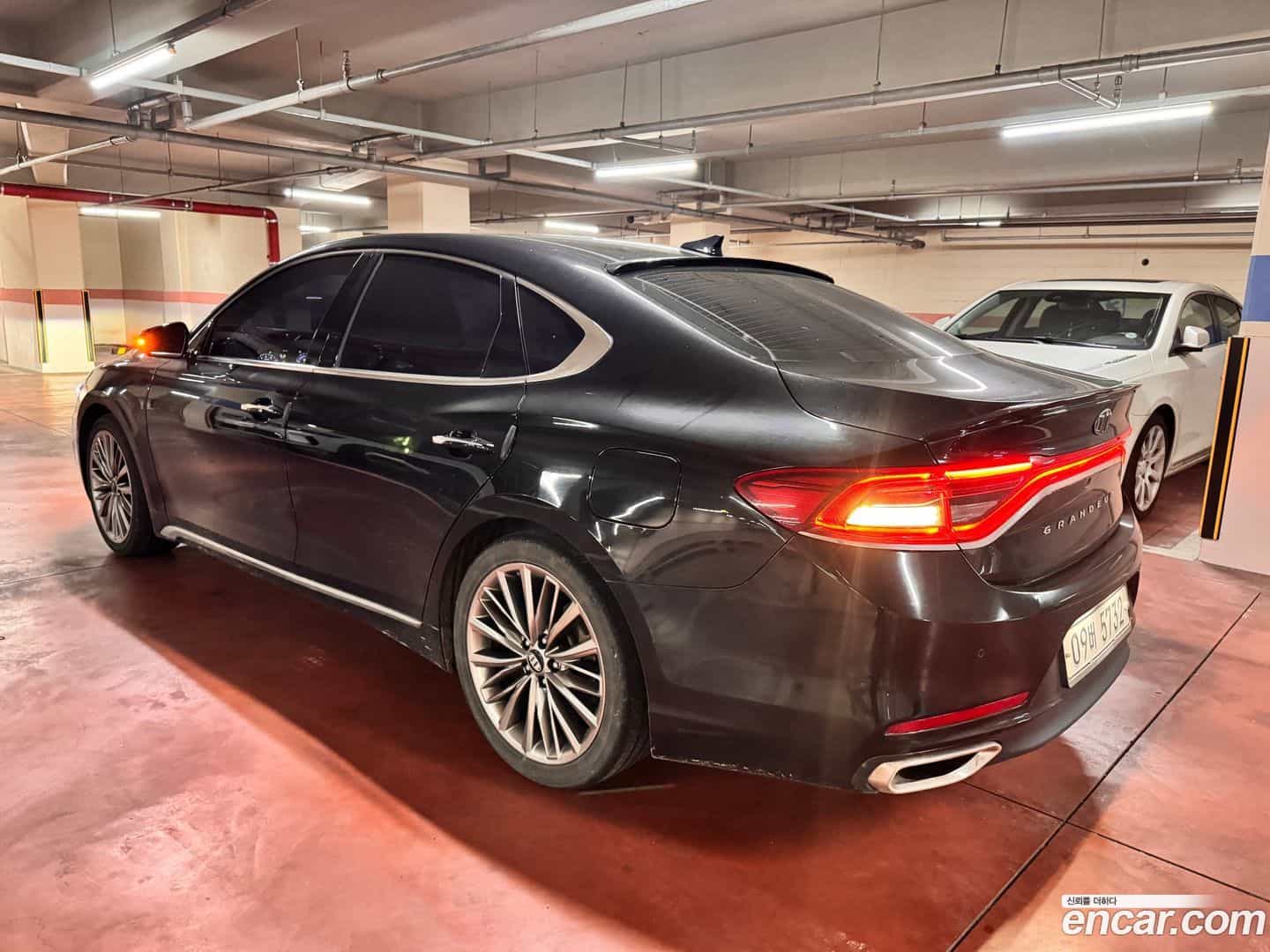 Grandeur Hyundai 2018.10-OUTER-006