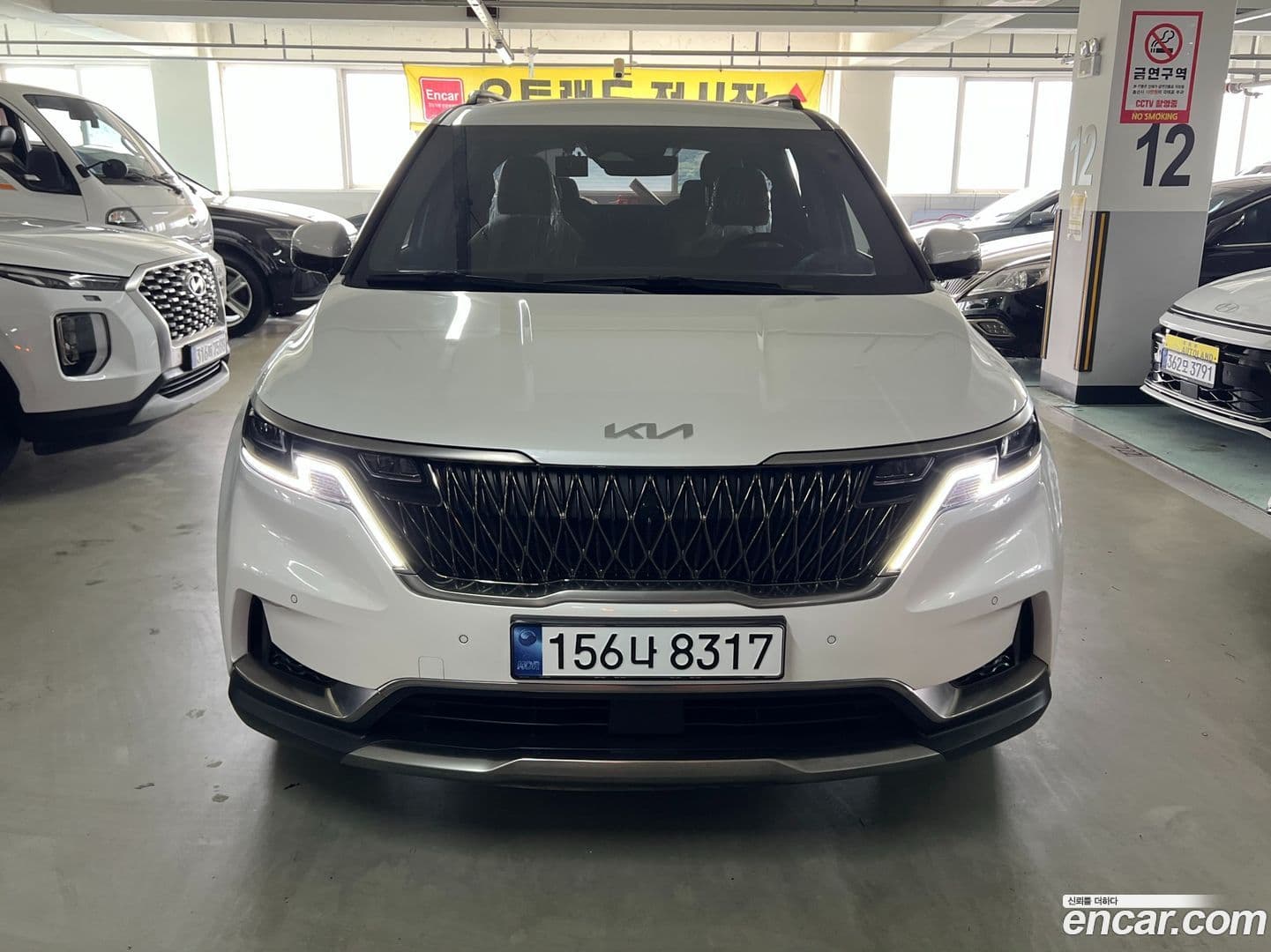 Main__Slider__Photo:Canival Kia 2022.3-0
