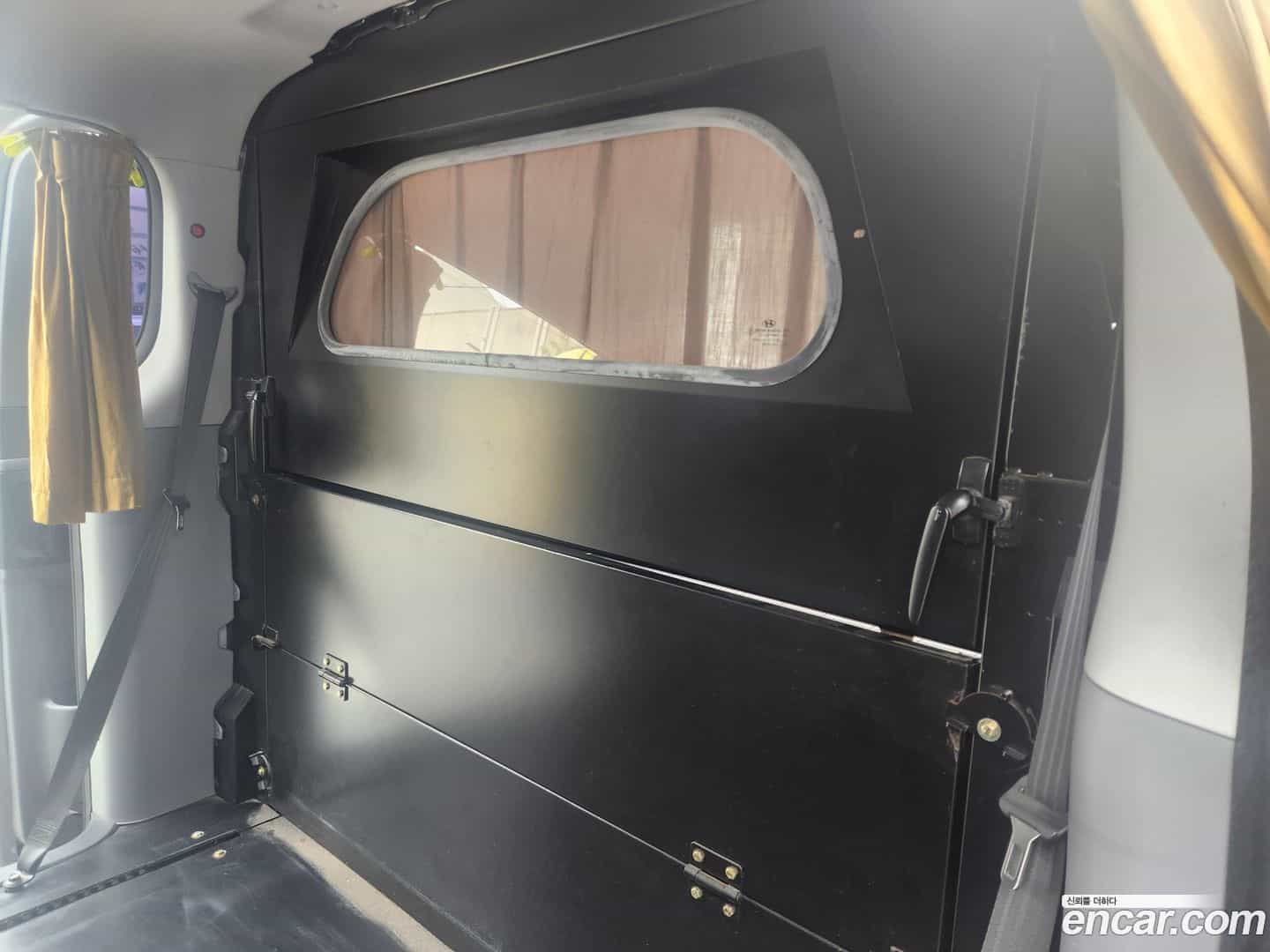 Starex Hyundai 2017.5-INNER-008