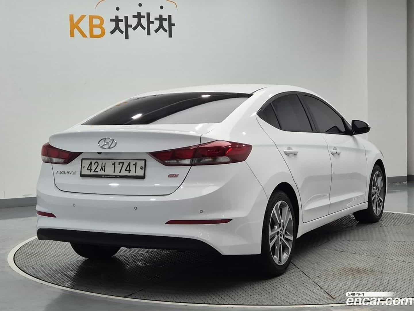 AVANTE Hyundai 2017.1-OUTER-004