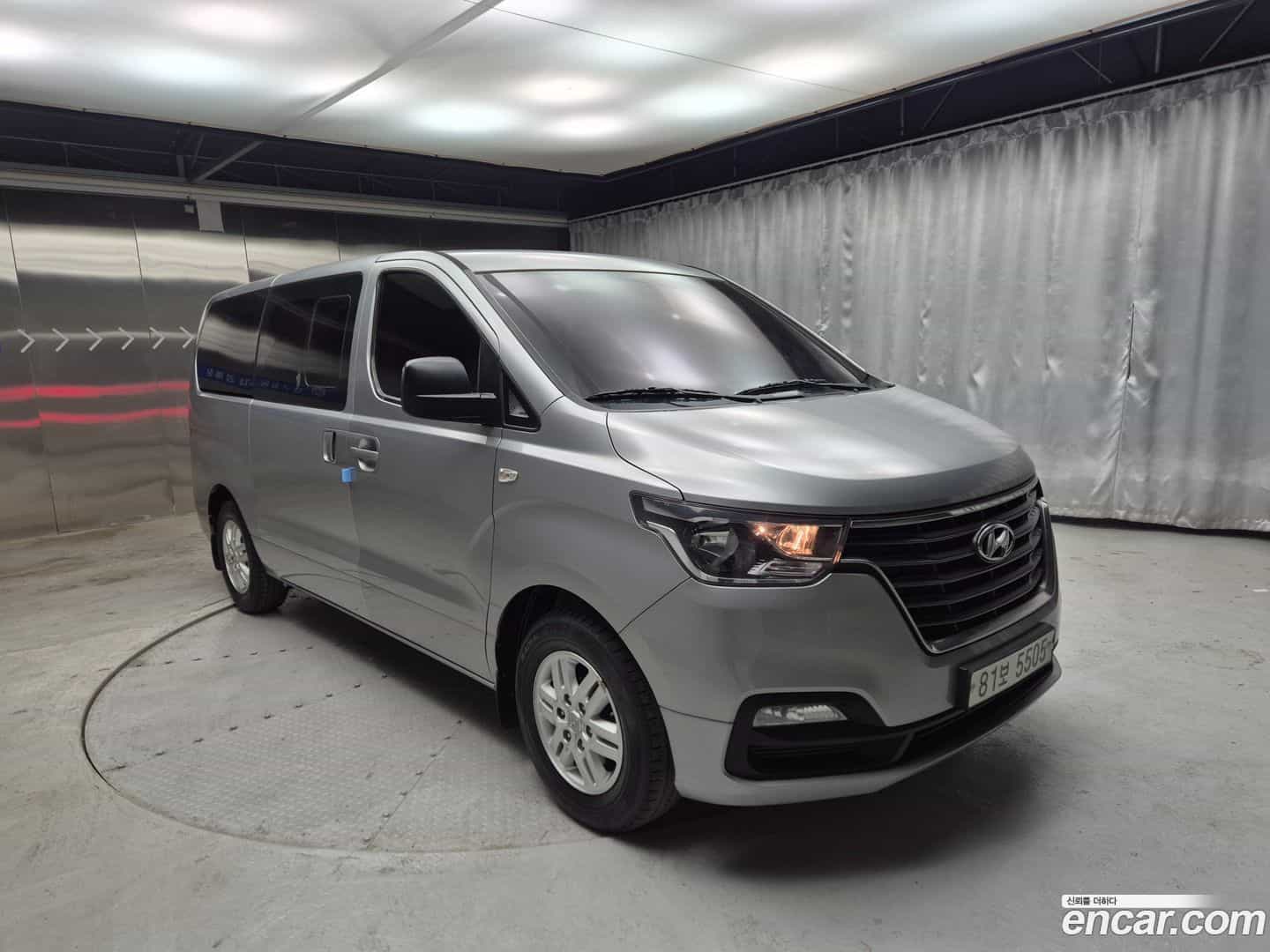 Starex Hyundai 2019.10-INNER-010