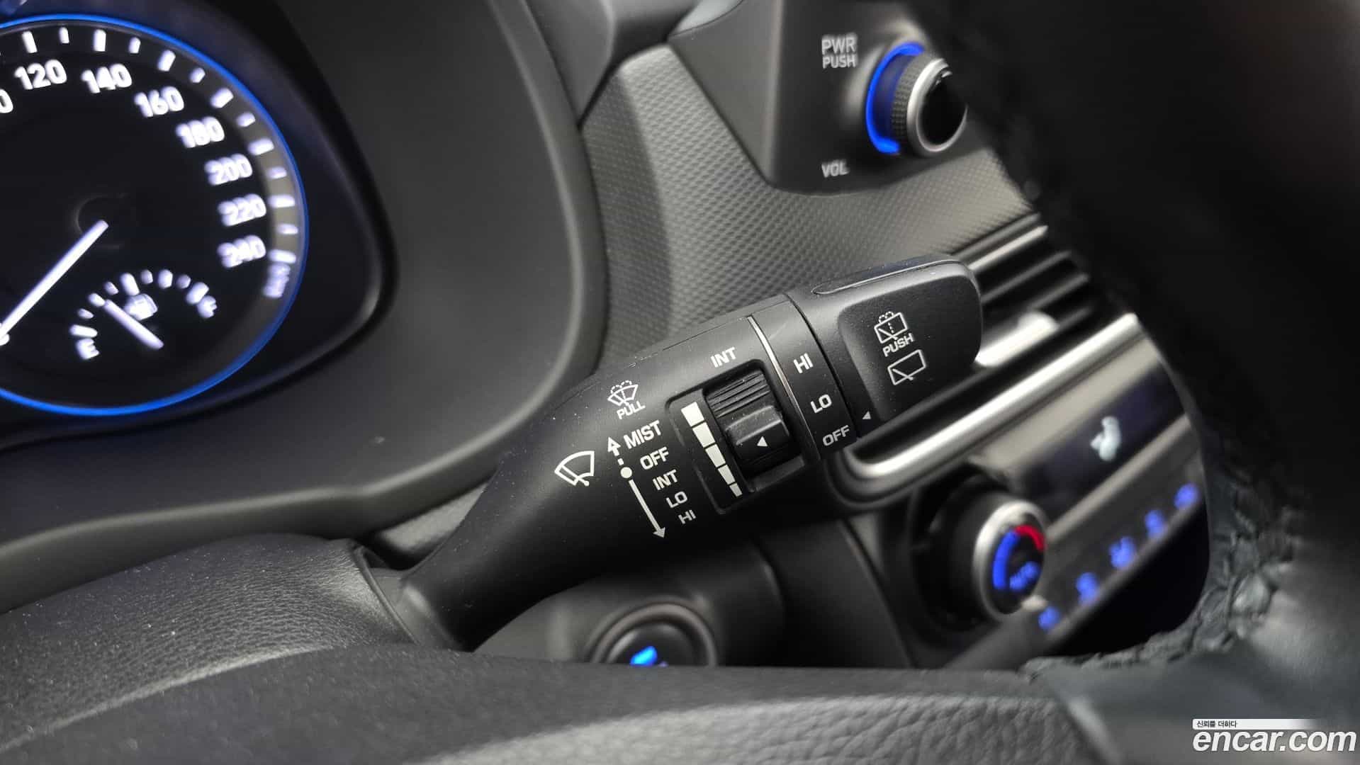 Kona Hyundai 2018.7-OPTION-024