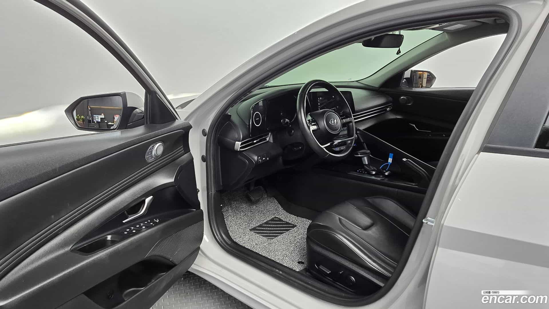 AVANTE Hyundai 2021.1-OPTION-015