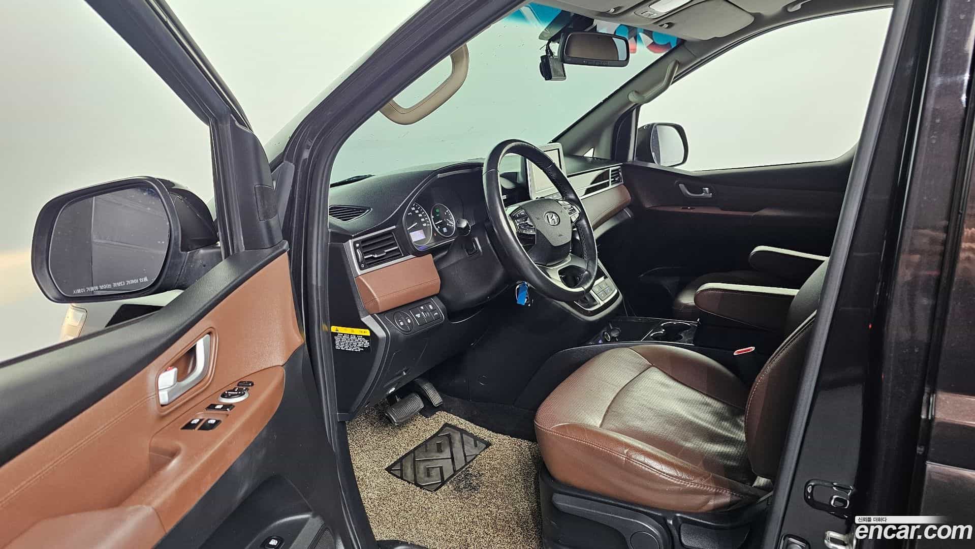 Starex Hyundai 2018.2-INNER-010