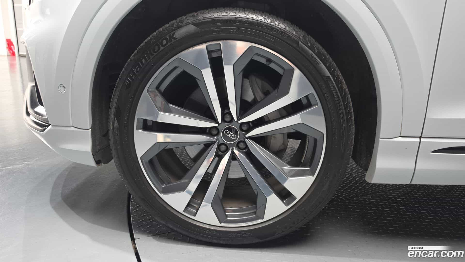 Q8 Audi 2023.4-OUTER-005