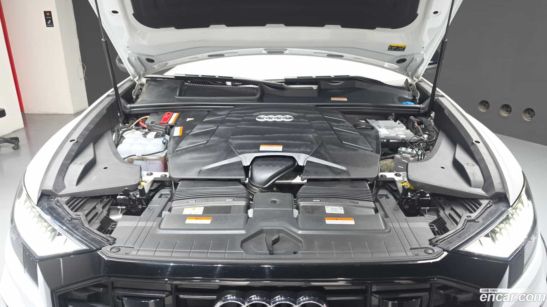 Q8 Audi 2023.4-OUTER-006