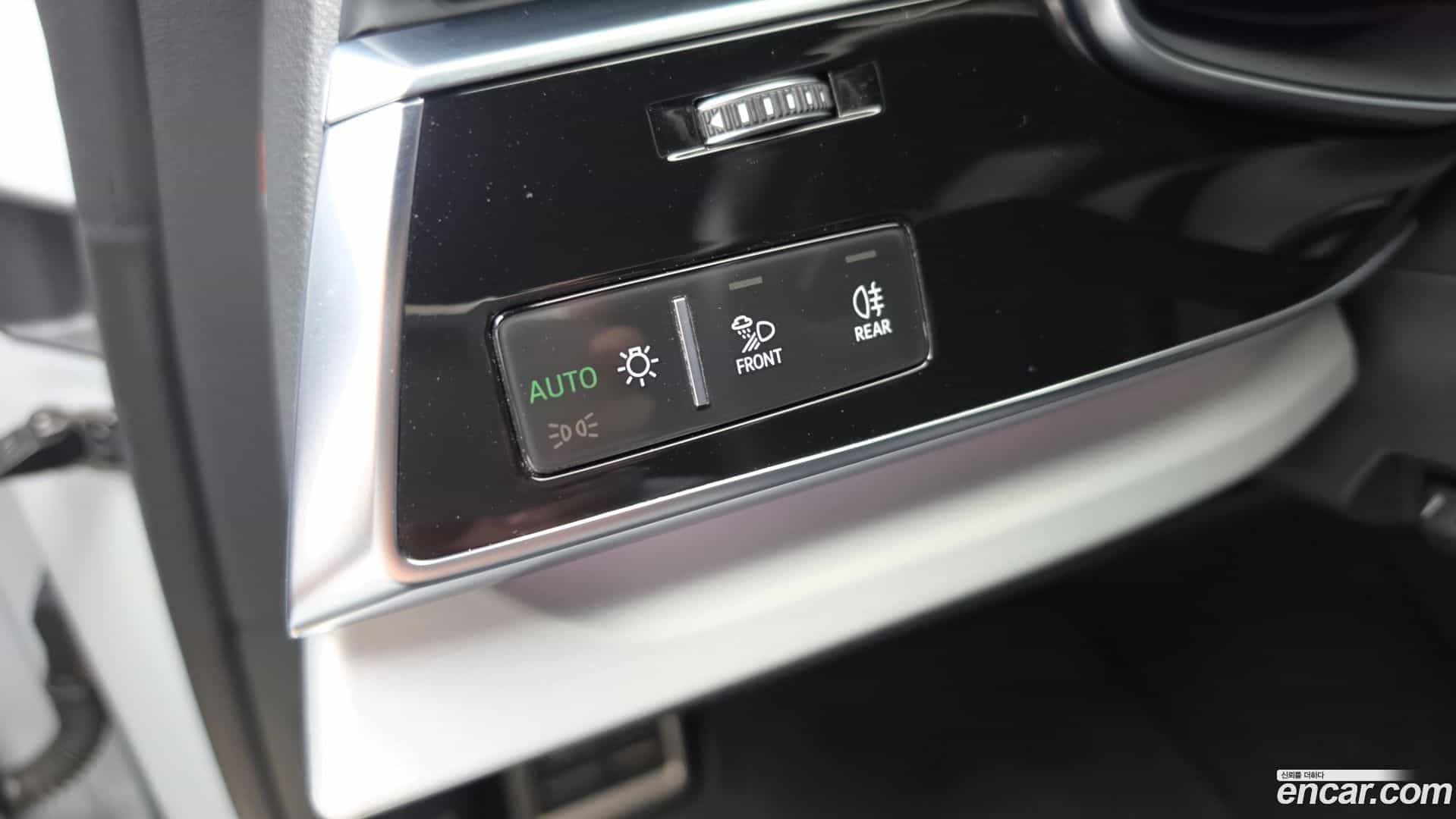 Q8 Audi 2023.4-OPTION-023