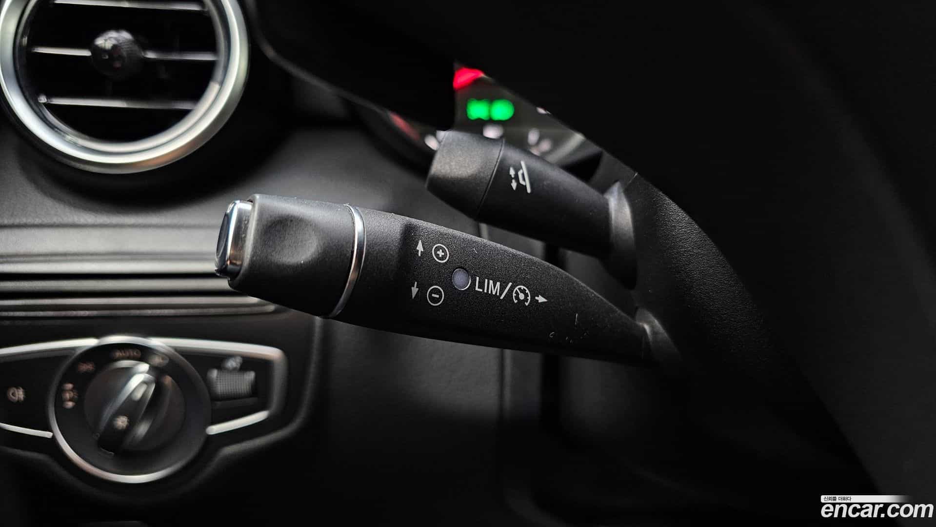 C-Class Mercedes-Benz 2018.3-OPTION-024