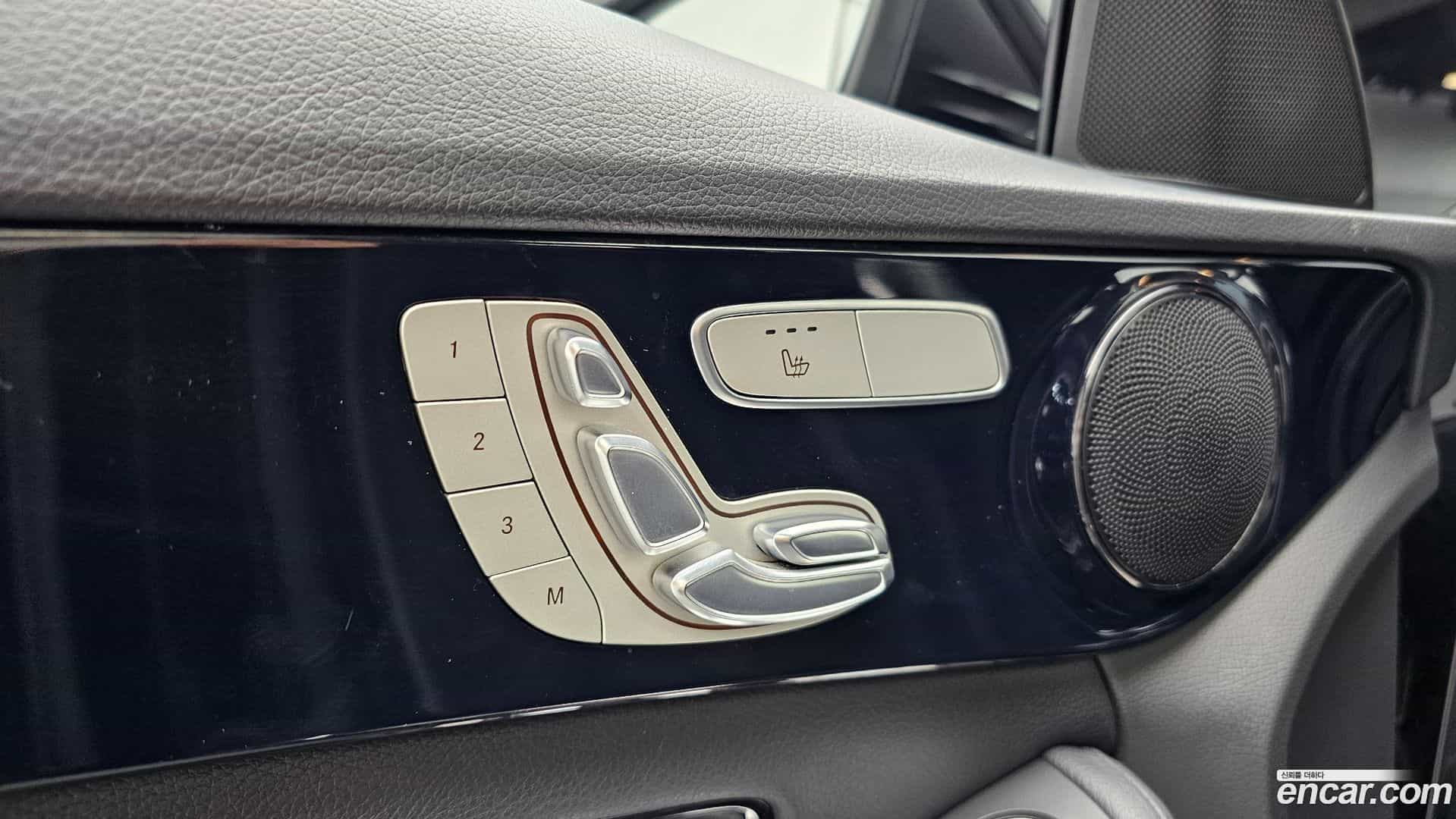 C-Class Mercedes-Benz 2018.3-OPTION-040