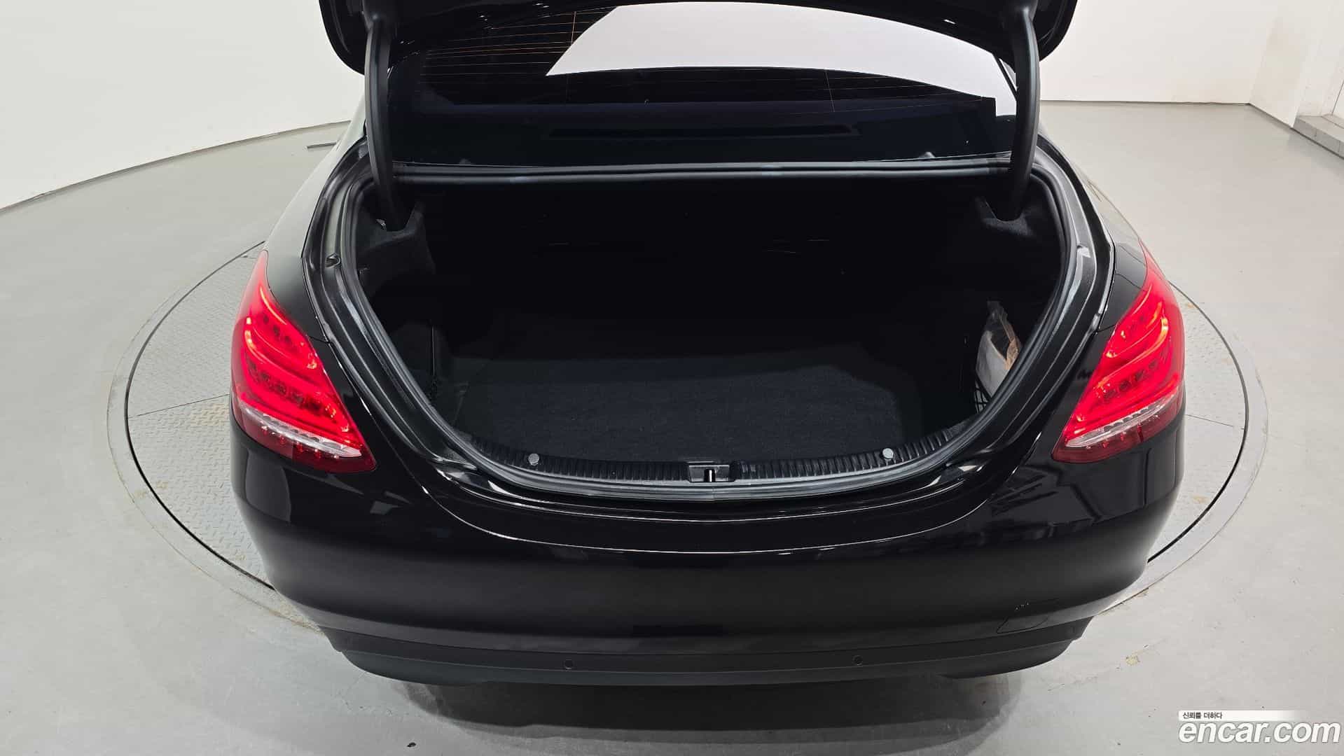 C-Class Mercedes-Benz 2018.3-OPTION-043