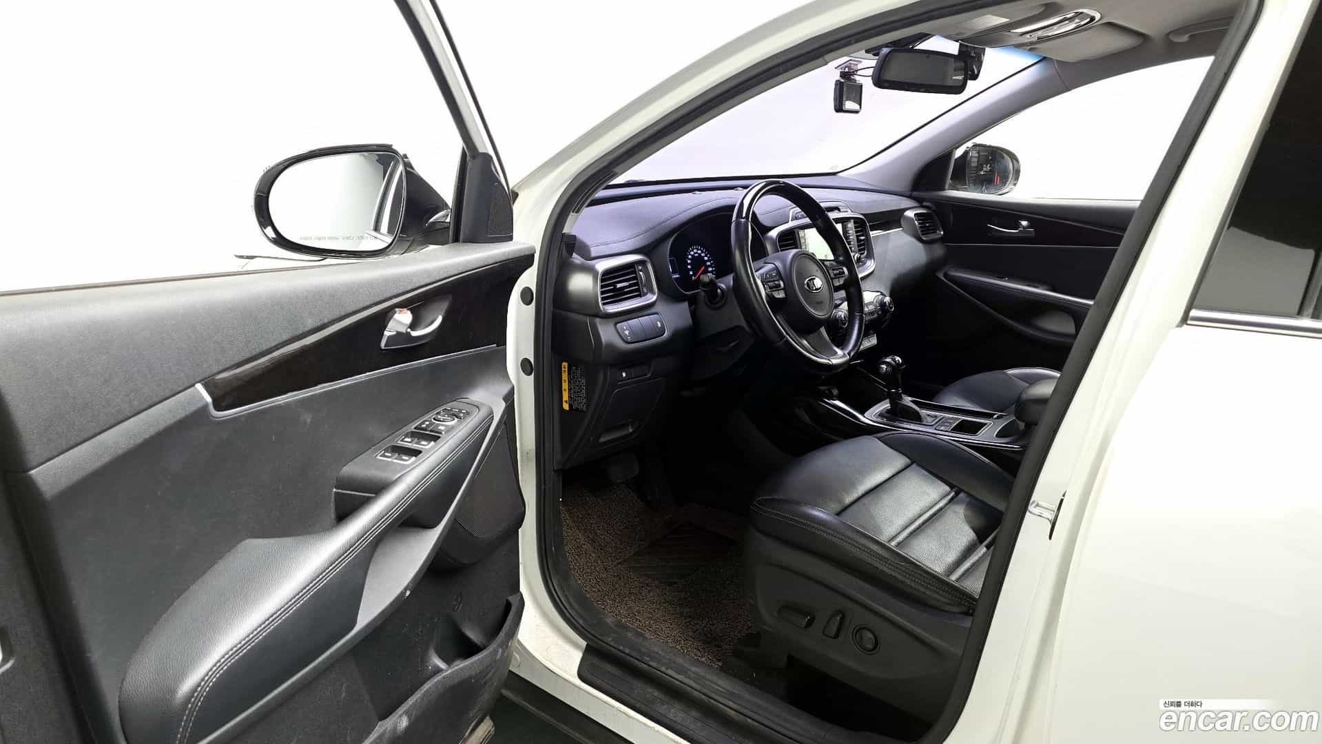 Sorento Kia 2015.8-INNER-010
