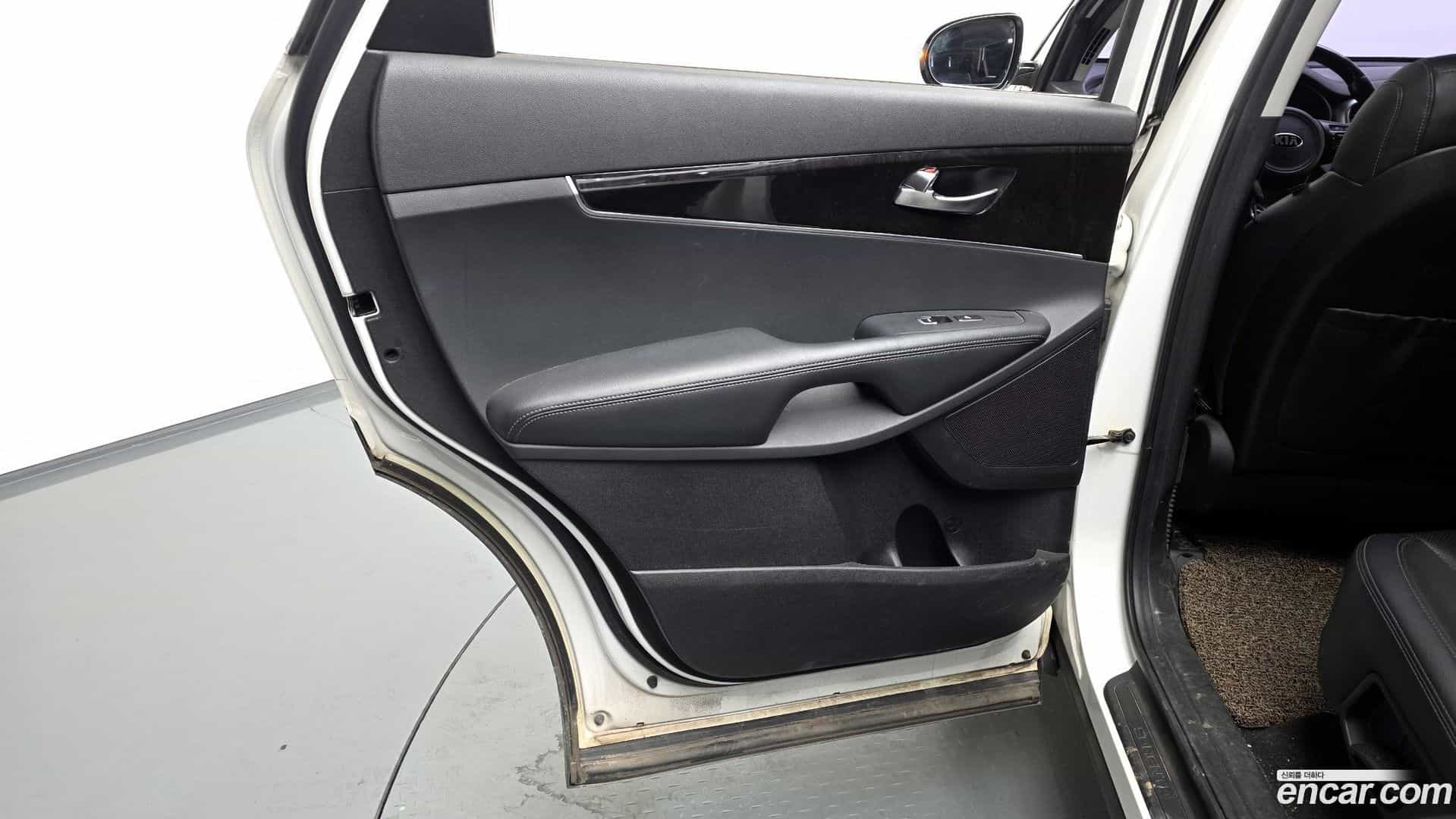 Sorento Kia 2015.8-INNER-034