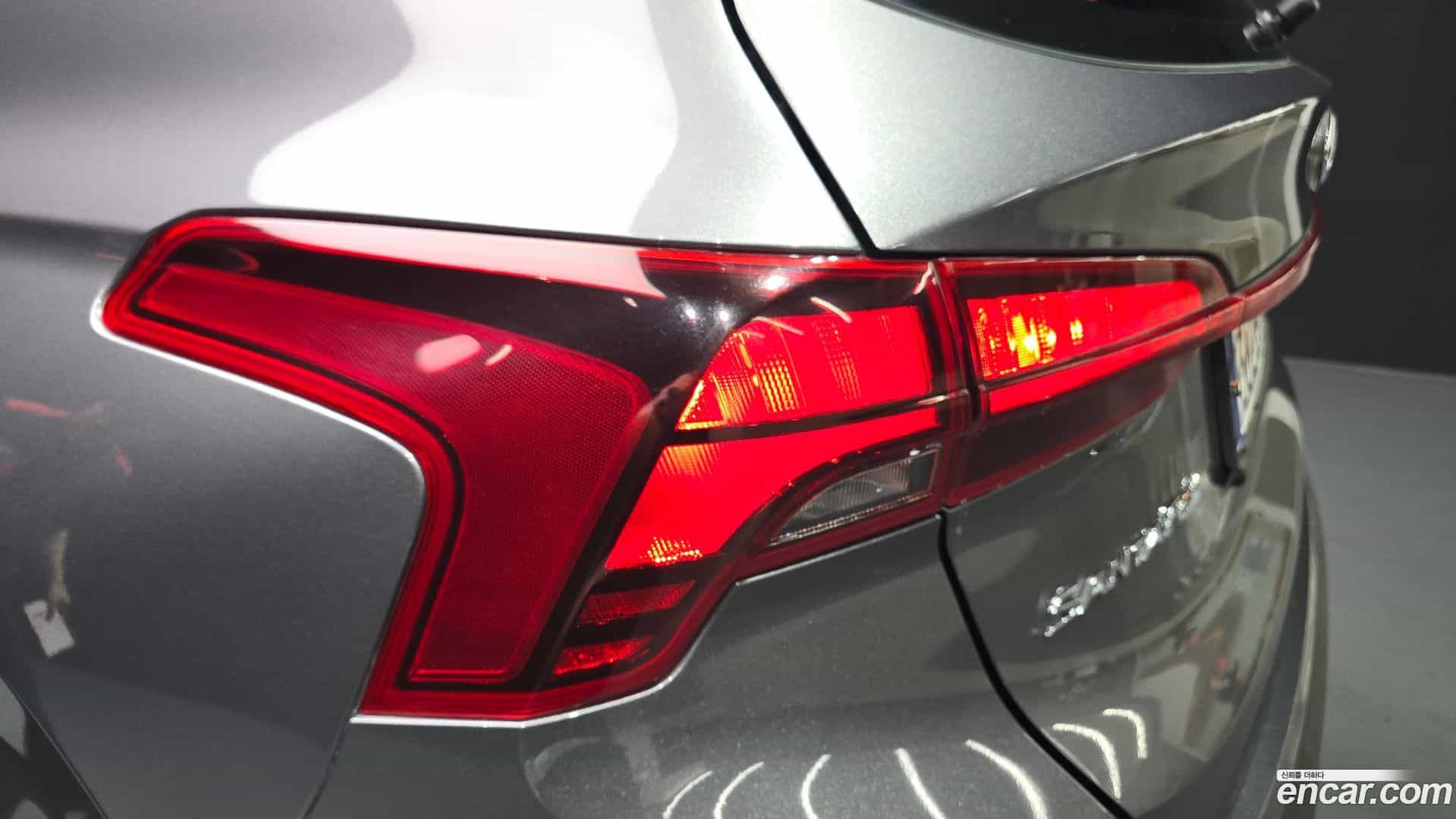 Santafe Hyundai 2021.1-OUTER-033