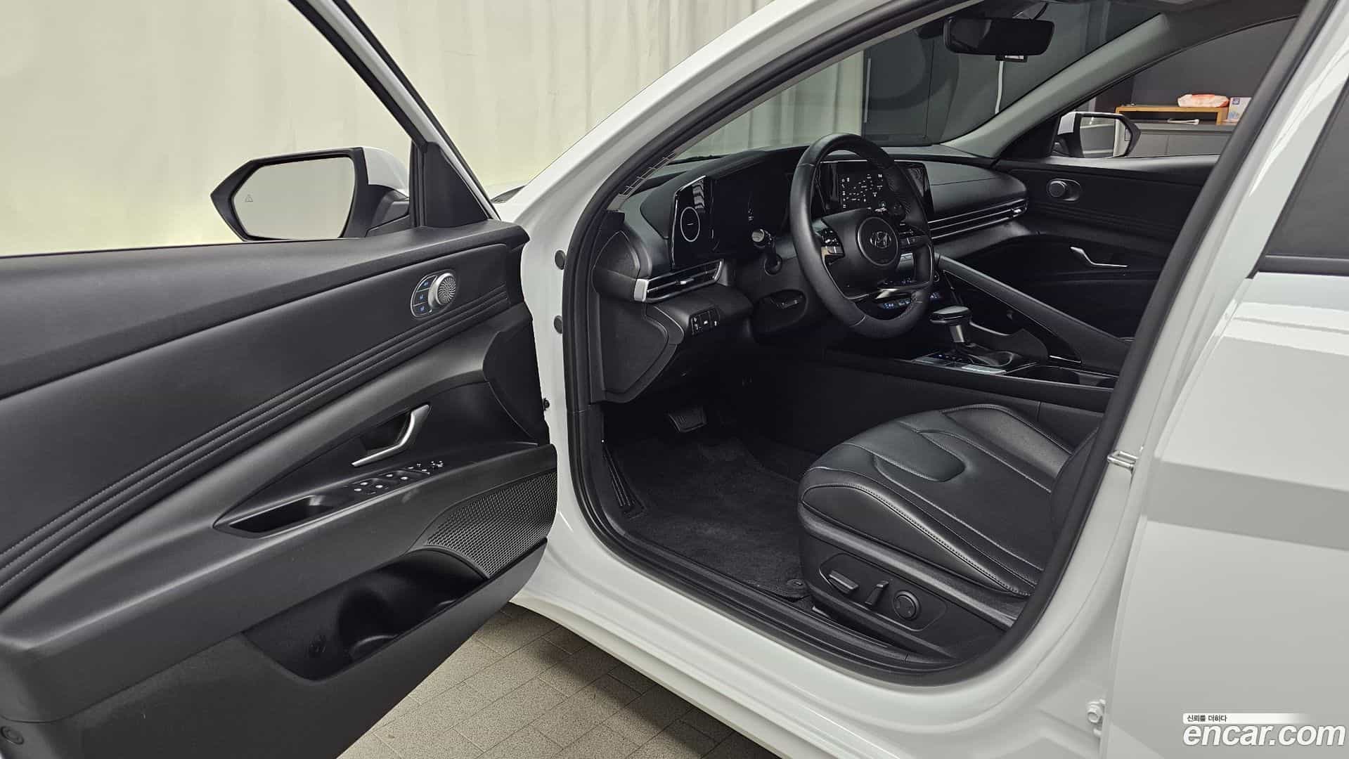 AVANTE Hyundai 2022.11-INNER-010