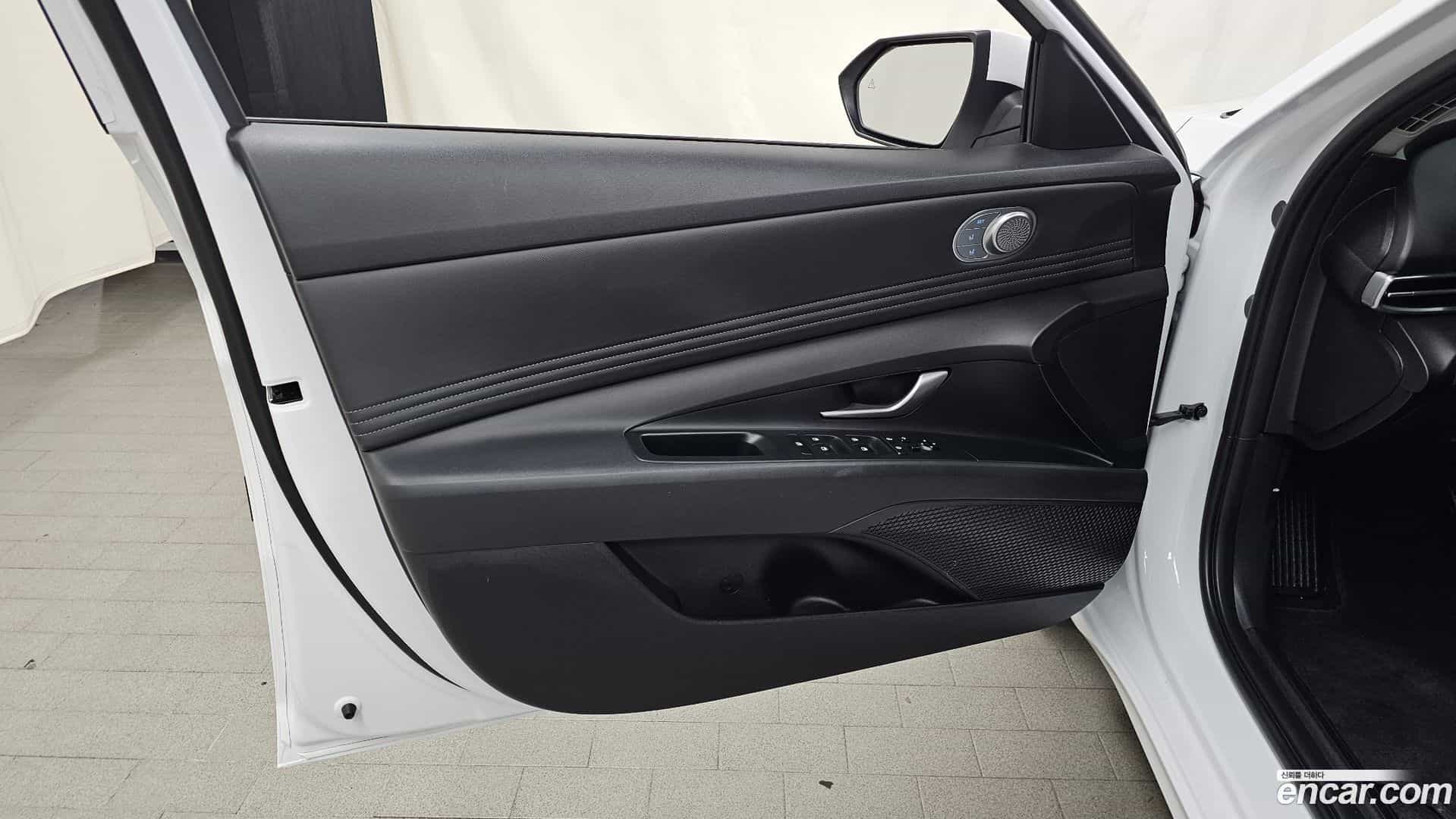 AVANTE Hyundai 2022.11-INNER-034