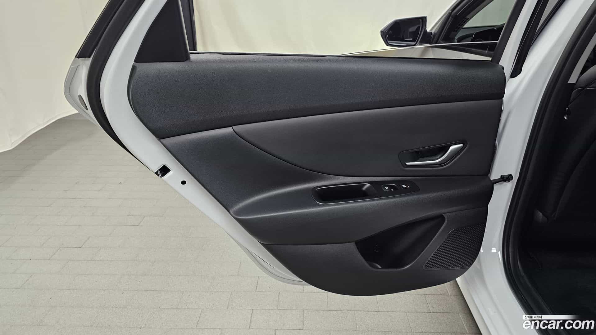 AVANTE Hyundai 2022.11-INNER-035