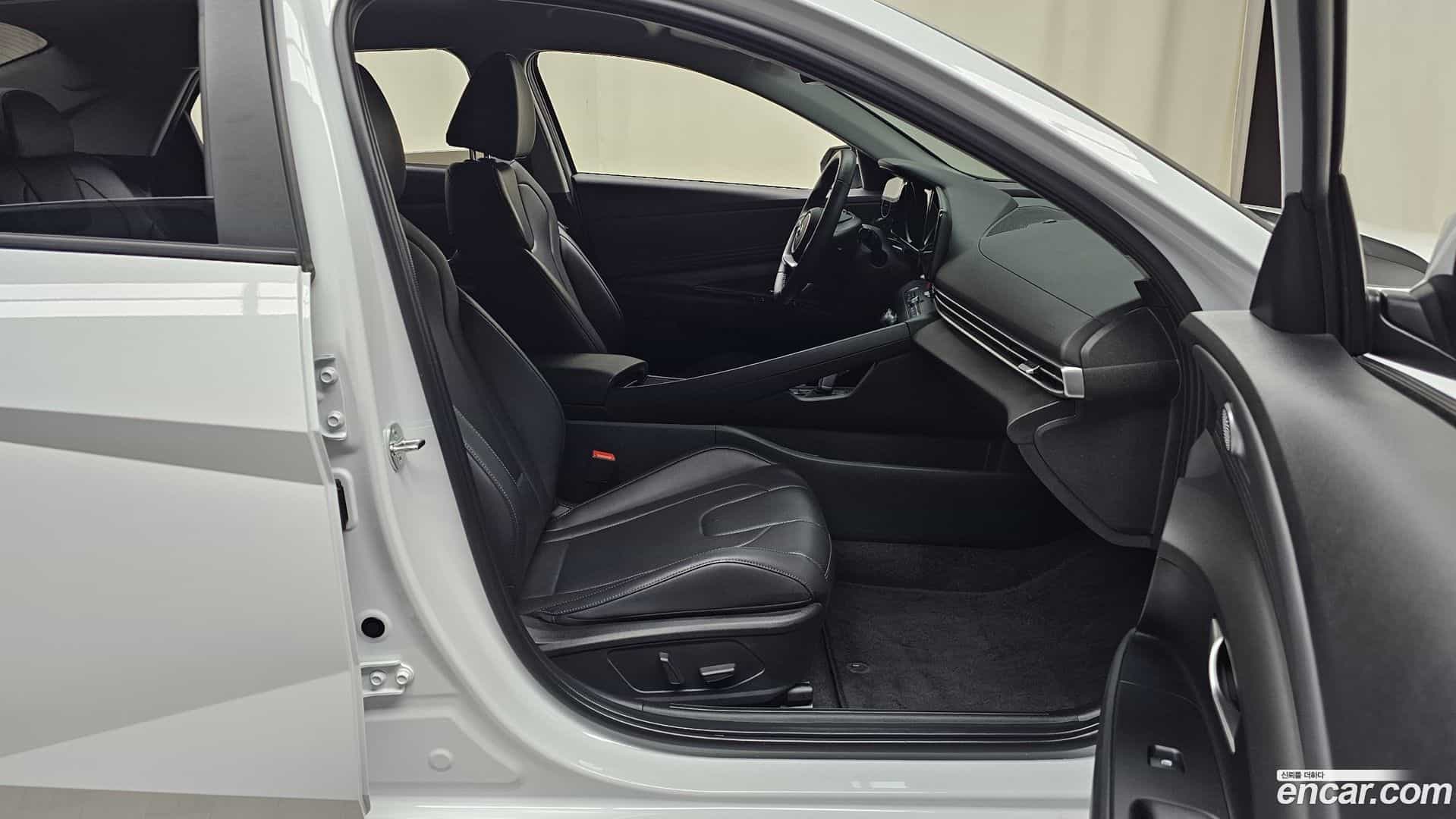 AVANTE Hyundai 2022.11-INNER-036