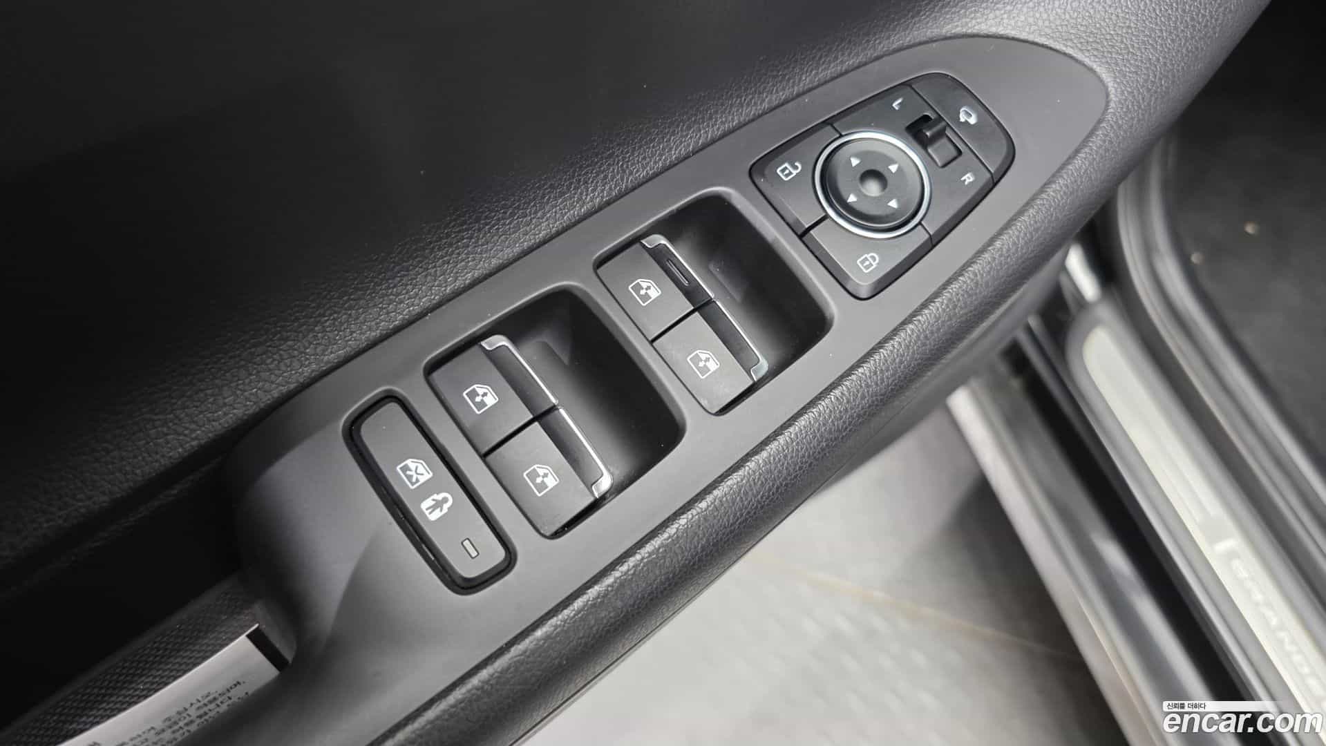 Grandeur Hyundai 2022.1-OPTION-017